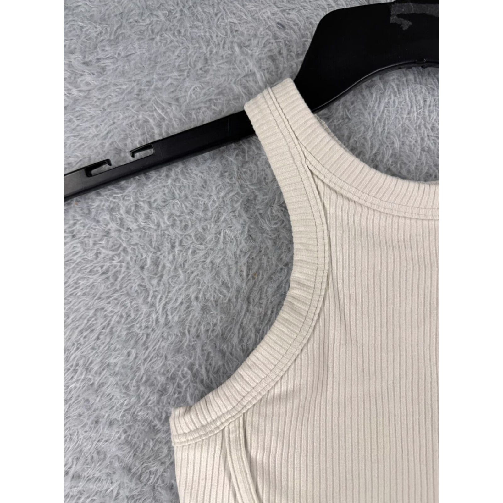 Lululemon Lululemon Shirt Women 2 Beige Ribbed High-Neck Yoga Bra Soft Nulu Fabric W2DKIS Size XS / US 0-2 / IT 36-38 - 3 Thumbnail