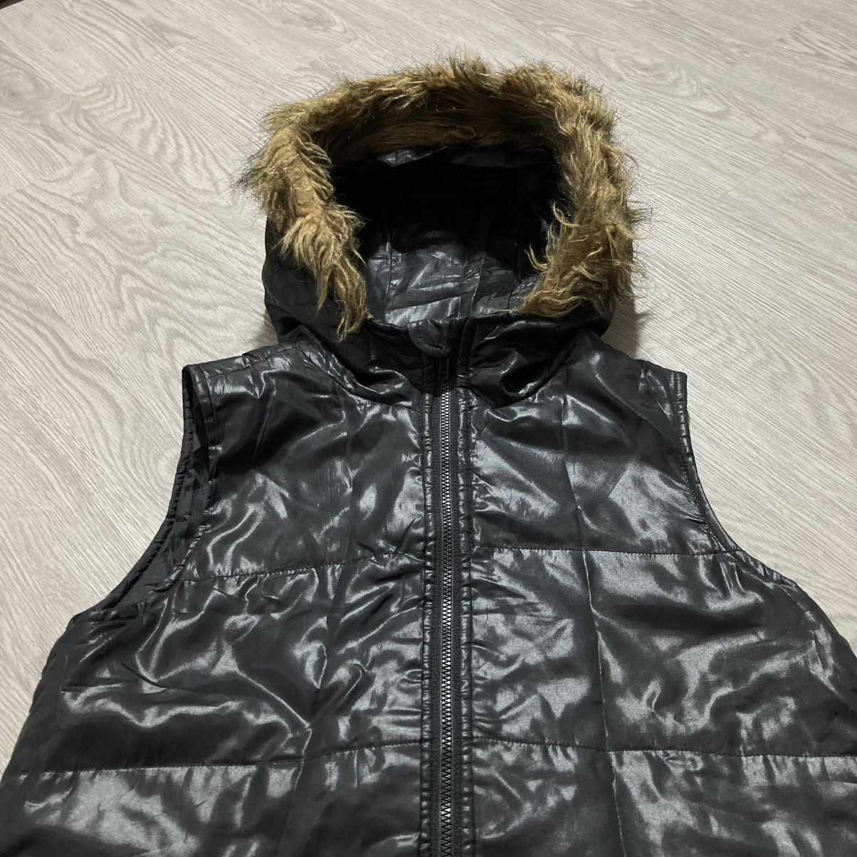 If Six Was Nine 2000s Japanese Brand Puffer Fur Vest Jacket Punk Gothic Lgb Size US XS / EU 42 / 0 - 6 Thumbnail