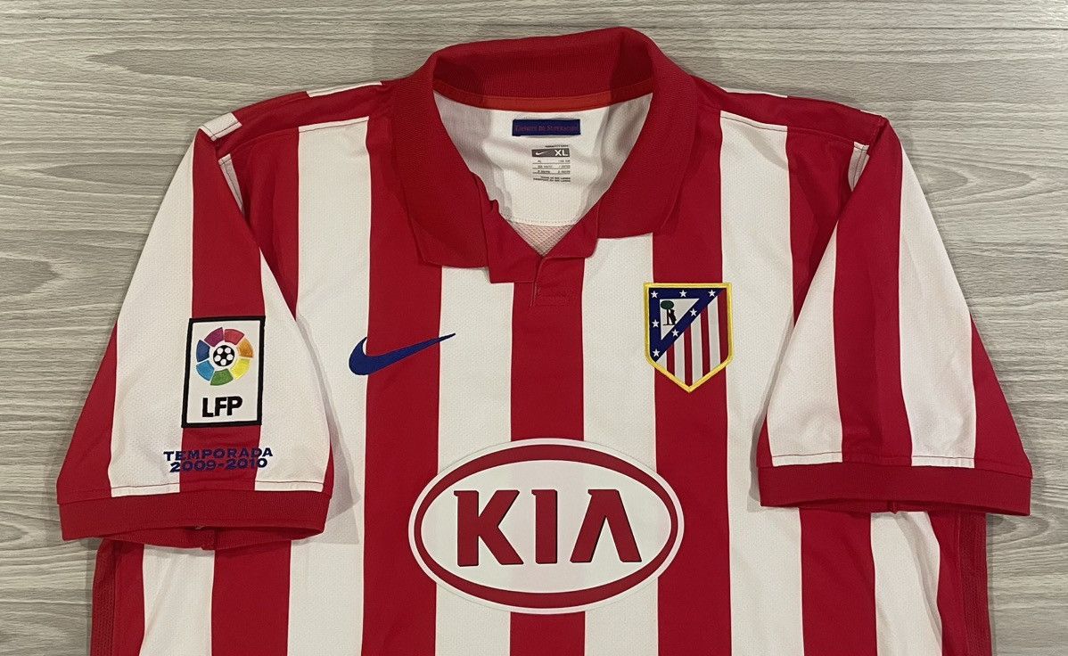 Nike Nike 2010/11 Atletico Madrid Reyes #19 Soccer Jersey Mens XL Size US XL / EU 56 / 4 - 7 Thumbnail