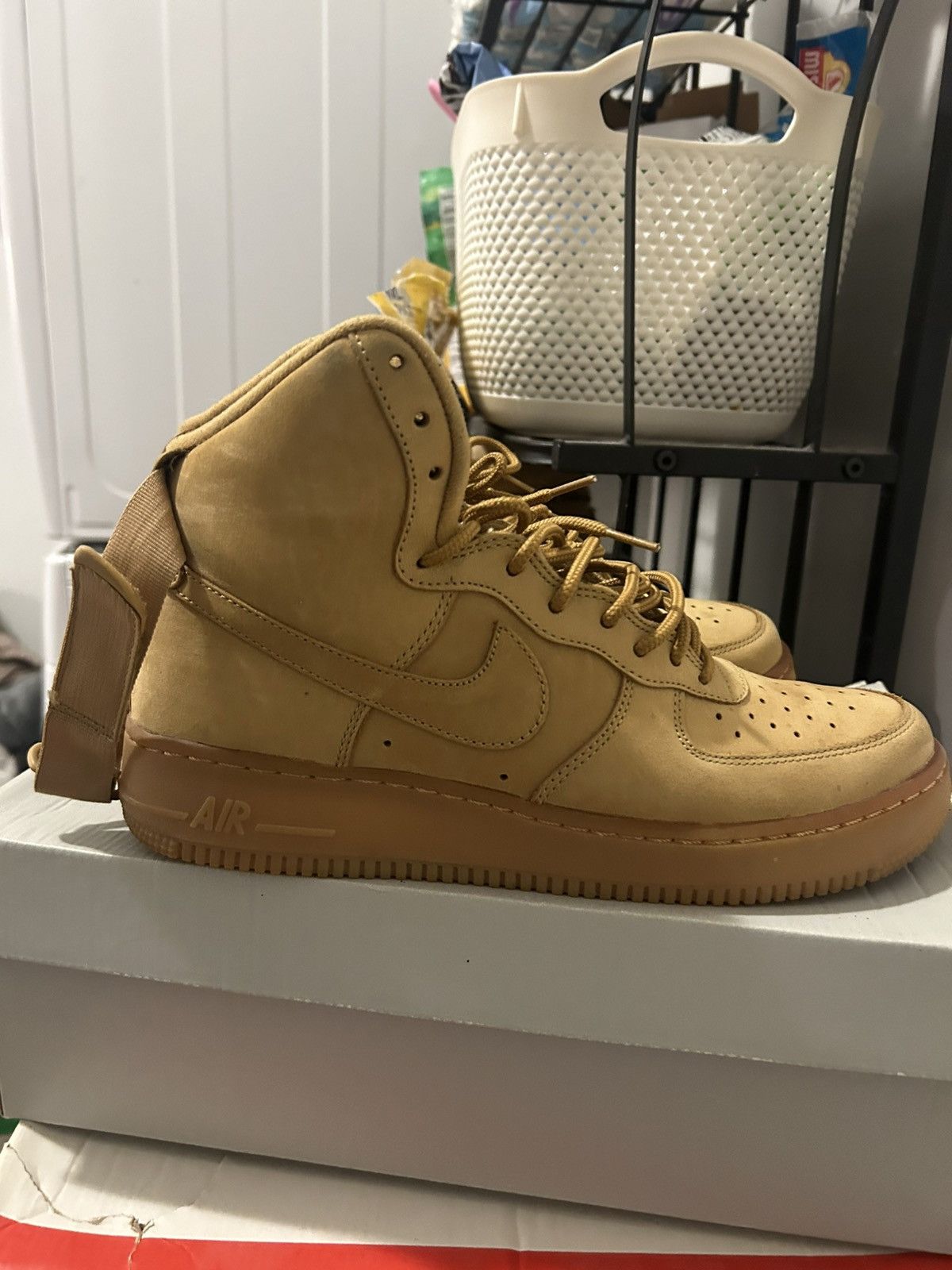 Nike Nike Air Force 1 High “Wheat” 2015 Size US 9 / EU 42 - 3 Thumbnail