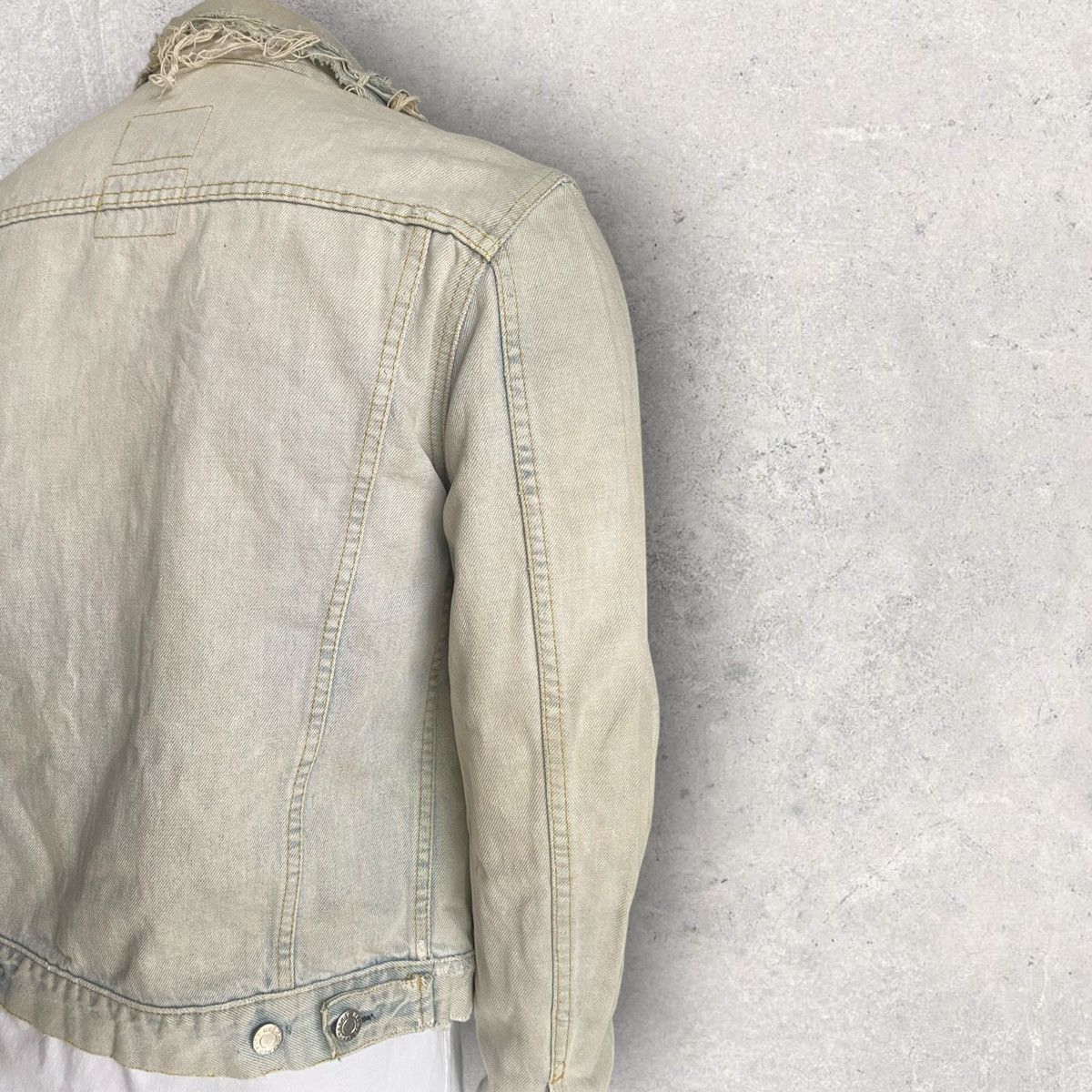 Helmut Lang Vintage Broken Denim Slim Jacket Mid Wash Size US S / EU 44-46 / 1 - 5 Thumbnail