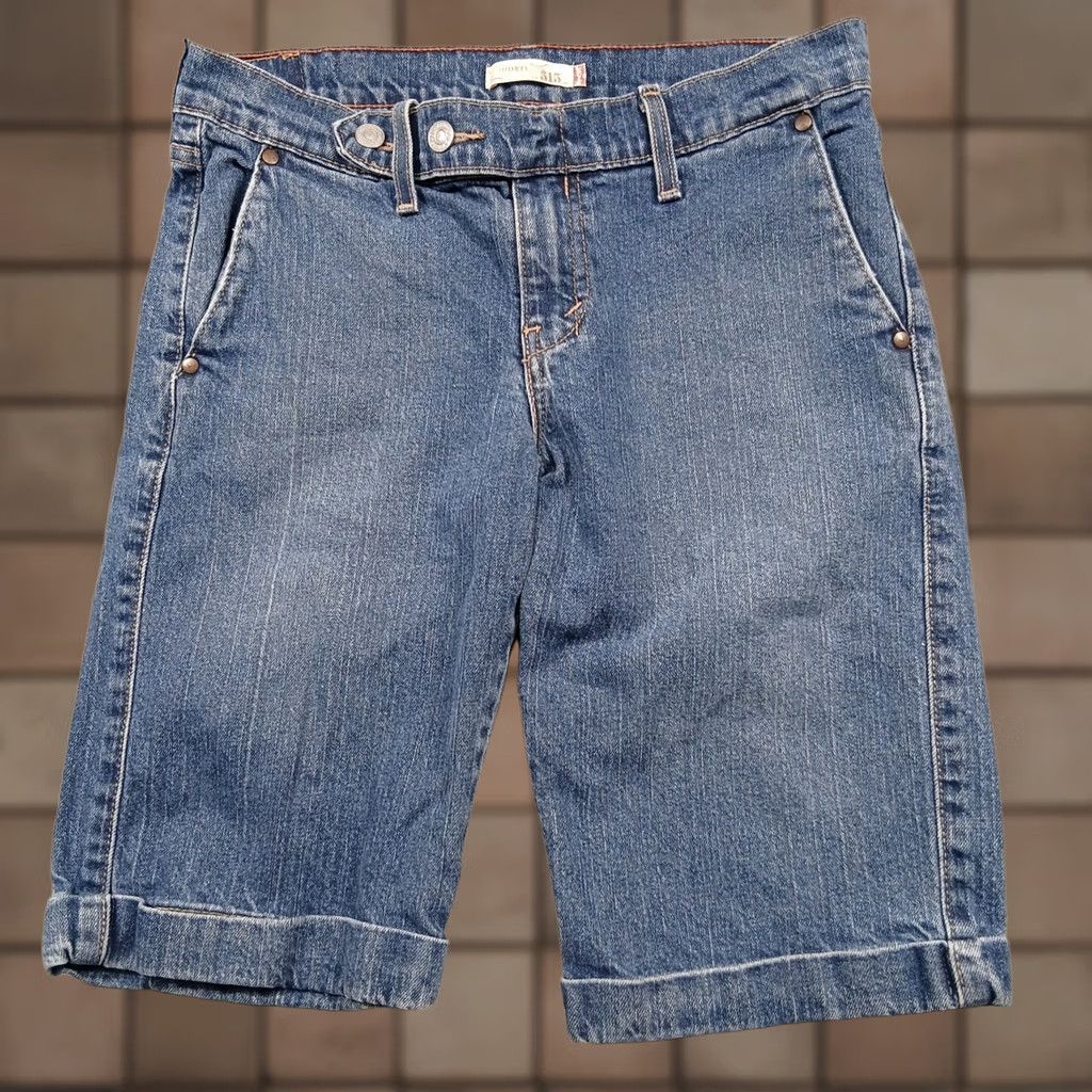 Levi's Levi's 515 Denim Shorts Womens 6 Blue Jean Stretch Cuffed Mid-Rise Bermuda Size 28" / US 6 / IT 42 - 1 Thumbnail