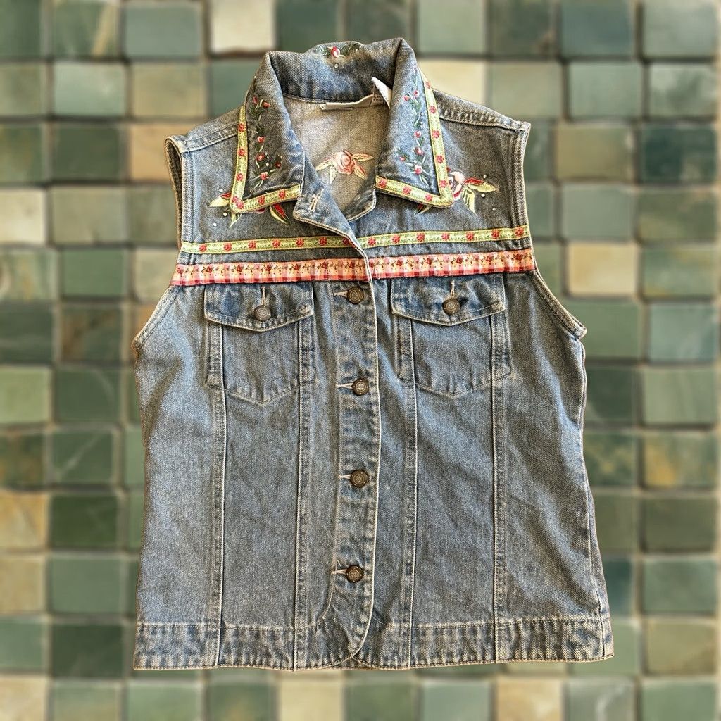 Bill Blass Bill Blass Denim Vest Women’s Small Floral Embroidered Size S / US 4 / IT 40 - 1 Thumbnail