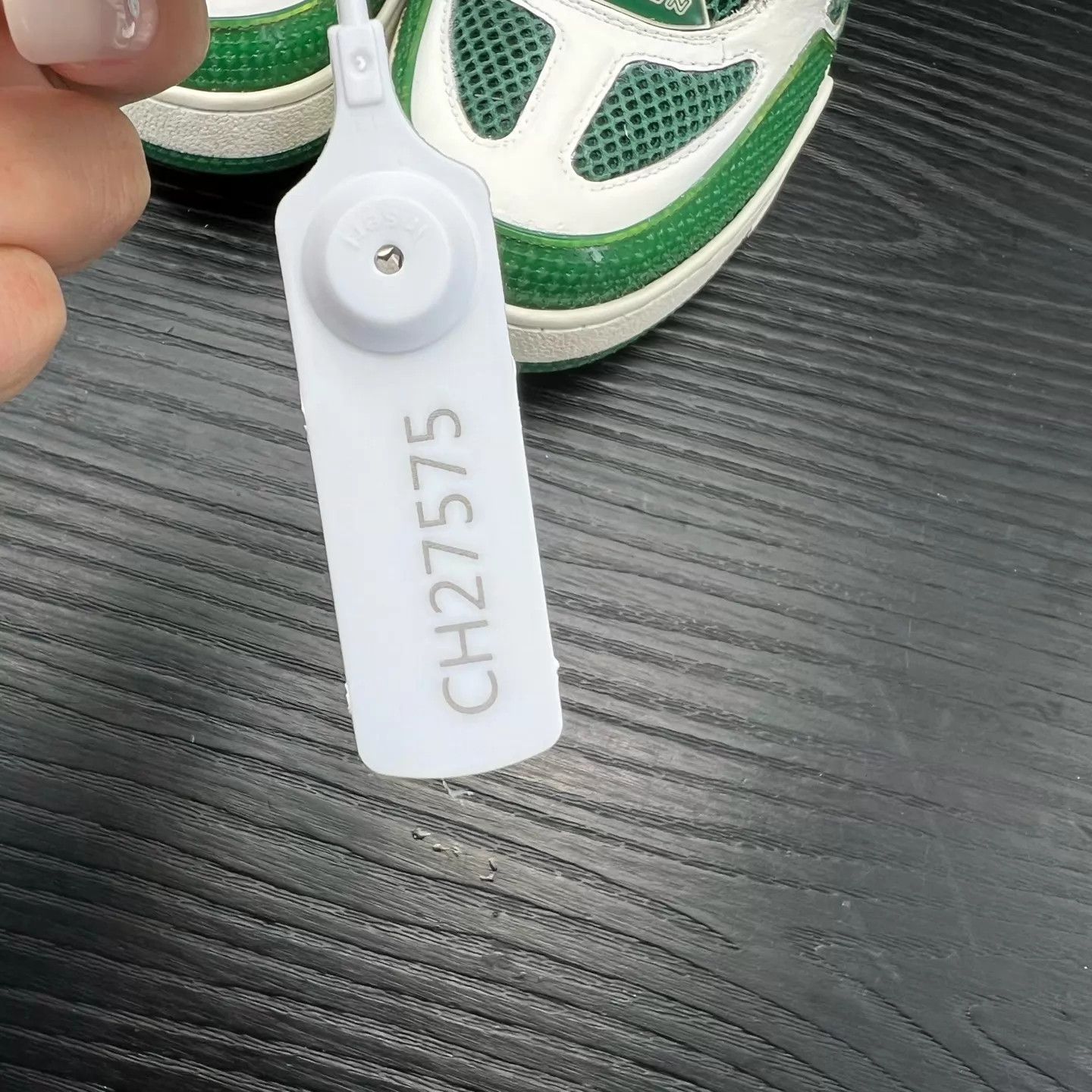 Louis Vuitton LV Skate White Green 6.5/40.5 Near New Minor Toe Repair Size US 7.5 / EU 40-41 - 9 Thumbnail