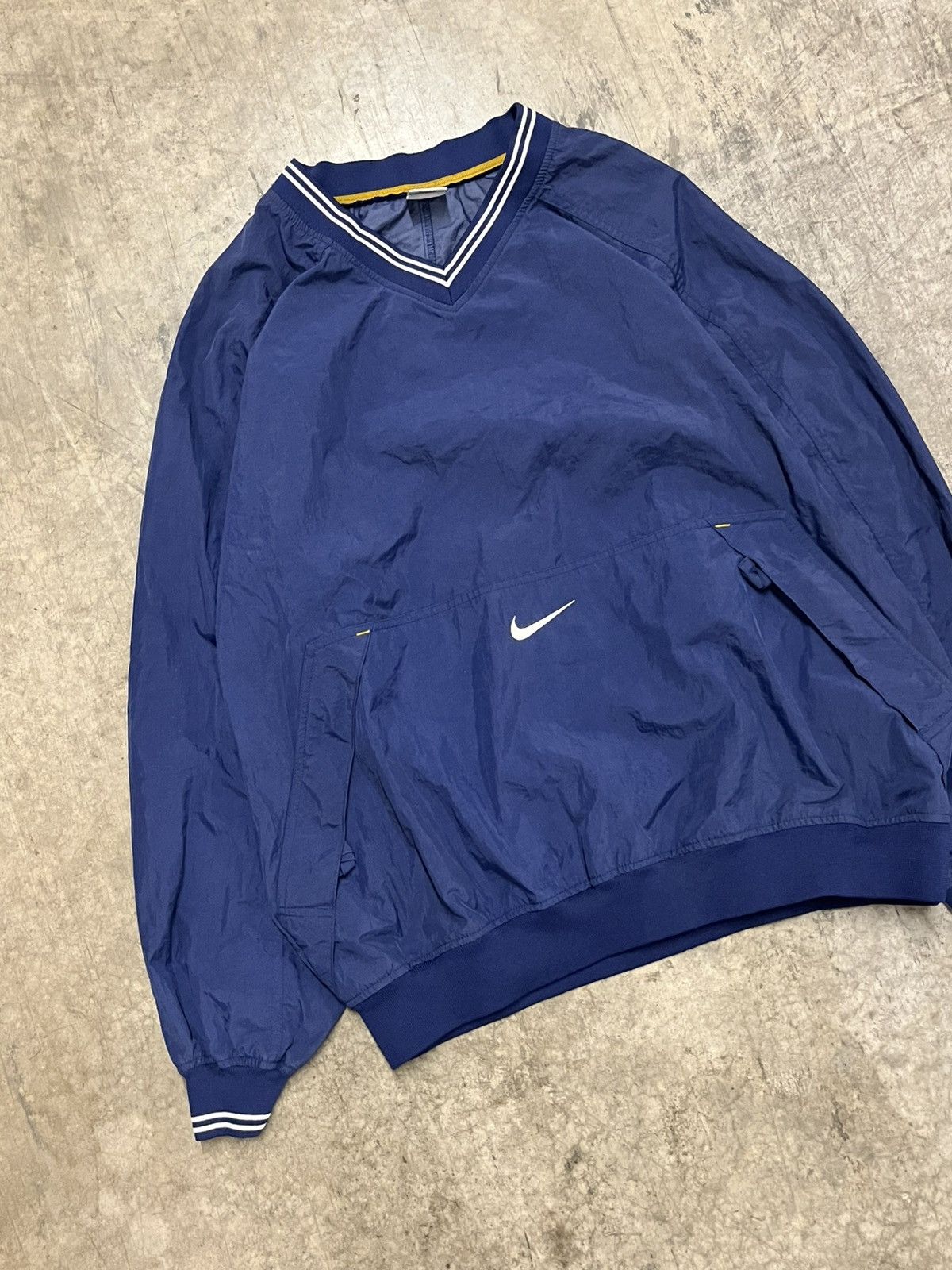 Nike Nike windbreaker center swoosh vintage 90s streetwear hype Size US XL / EU 56 / 4 - 5 Thumbnail