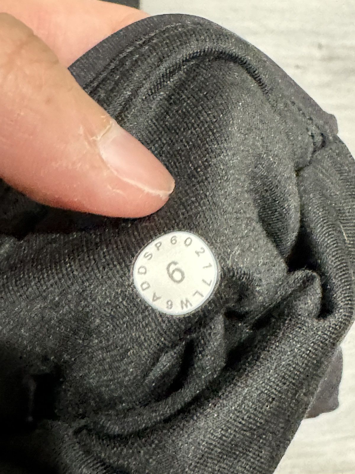 Lululemon Lululemon Black Legging Capri Pant Size 28" / US 6 / IT 42 - 6 Thumbnail