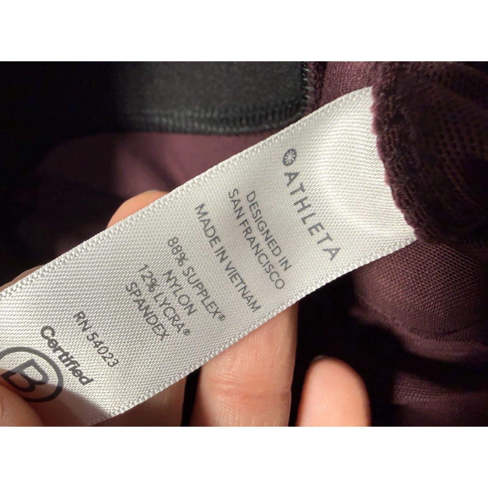 Athleta Athleta Pants Womens M Straight Leg Stretch Lightweight Venice Pintuck Wine/Plum Size 32" / US 10 / IT 46 - 6 Thumbnail