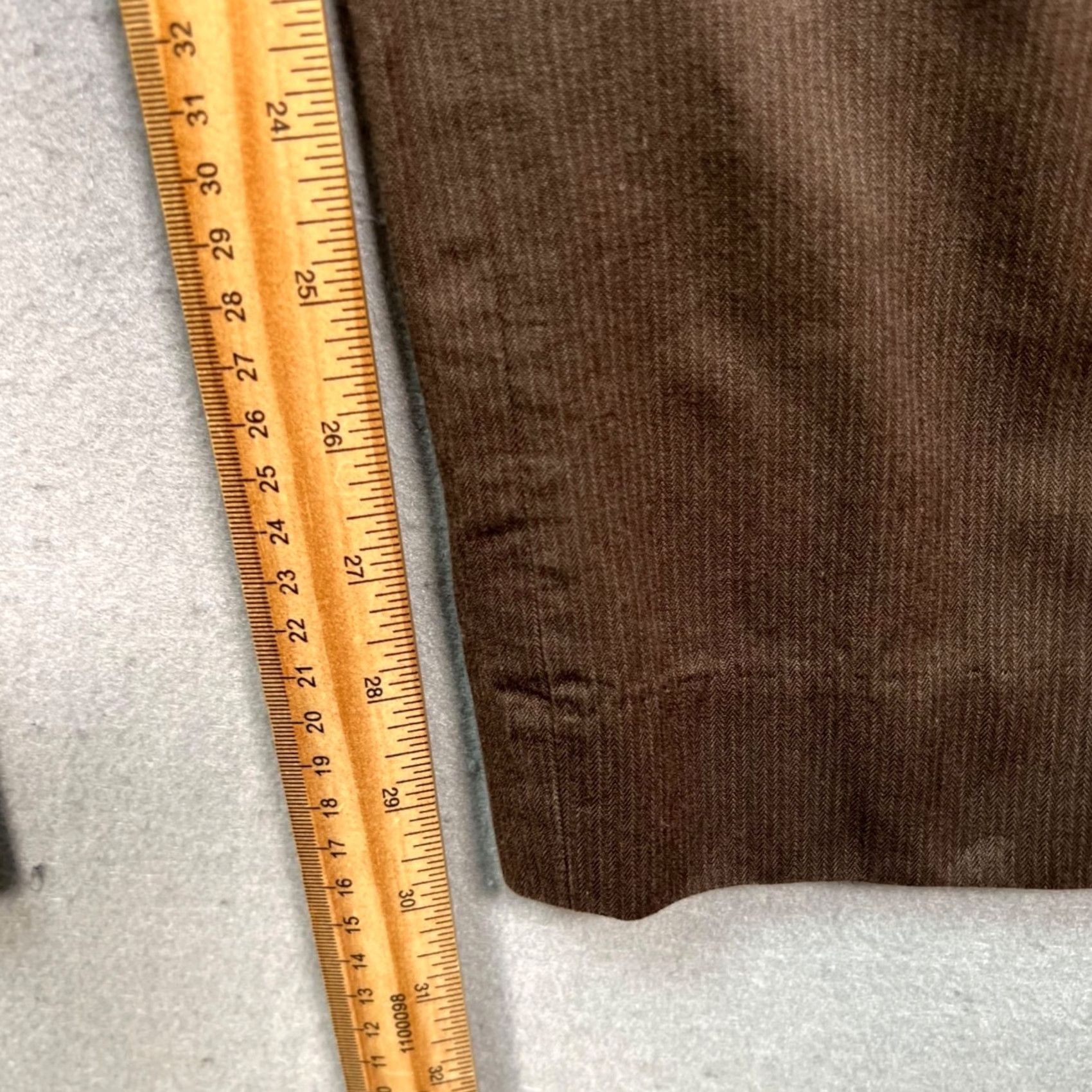 Gap Gap Mens Chino Pants 31x32 Brown Cotton Straight-Leg 1969 Vintage Preppy Mens Regular Waist 31 Inseam 32 Front Flat Front Size US 31 - 7 Thumbnail