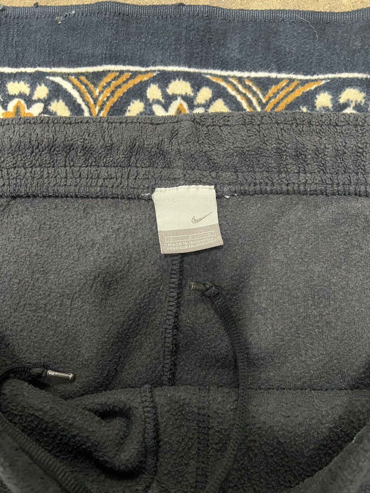 Nike Vintage Black Nike Track Pants size Large baggy fit Striped Size US 34 / EU 50 - 6 Thumbnail