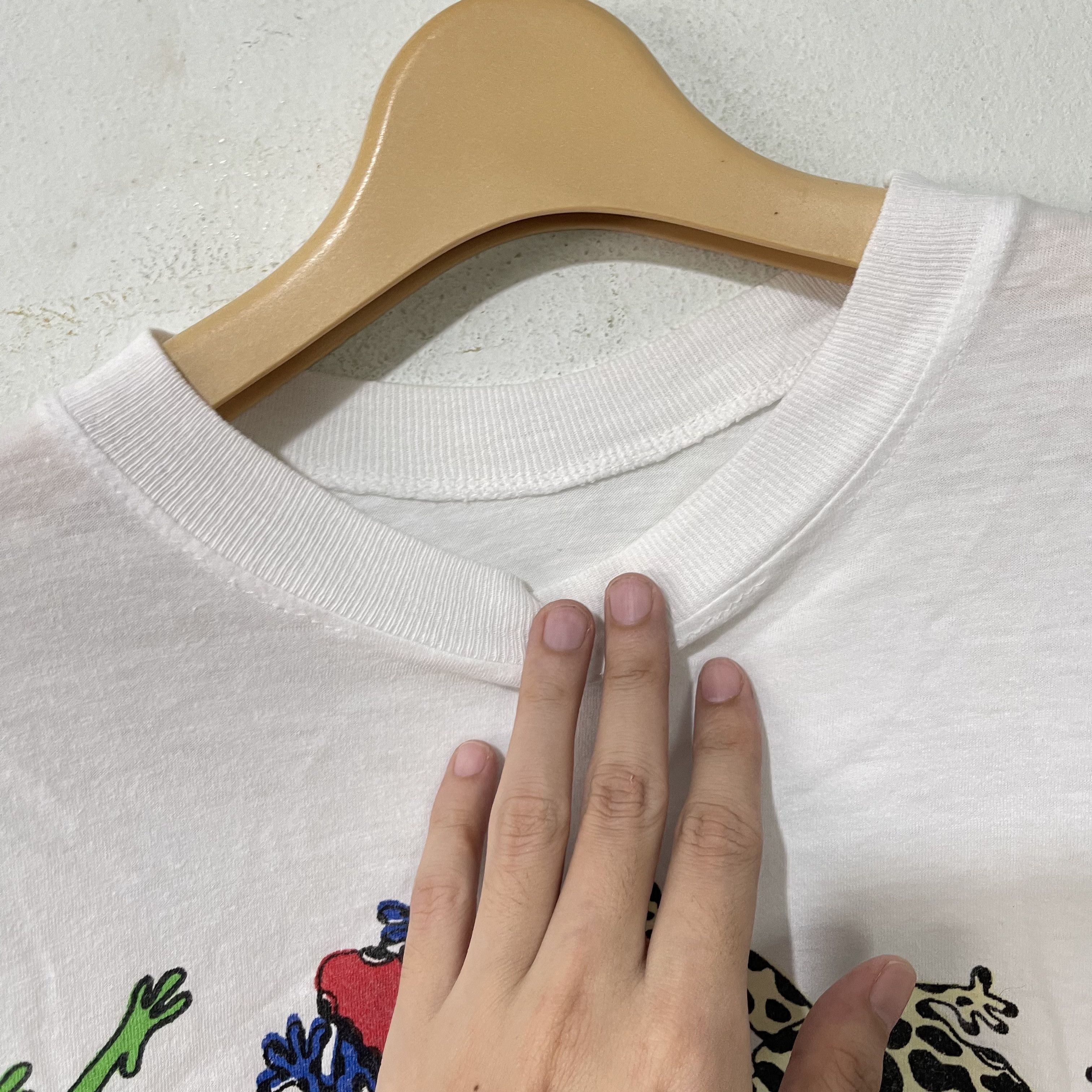 Vintage Vintage 90s Frog Amazon T-Shirt Size L / US 10 / IT 46 - 9 Thumbnail