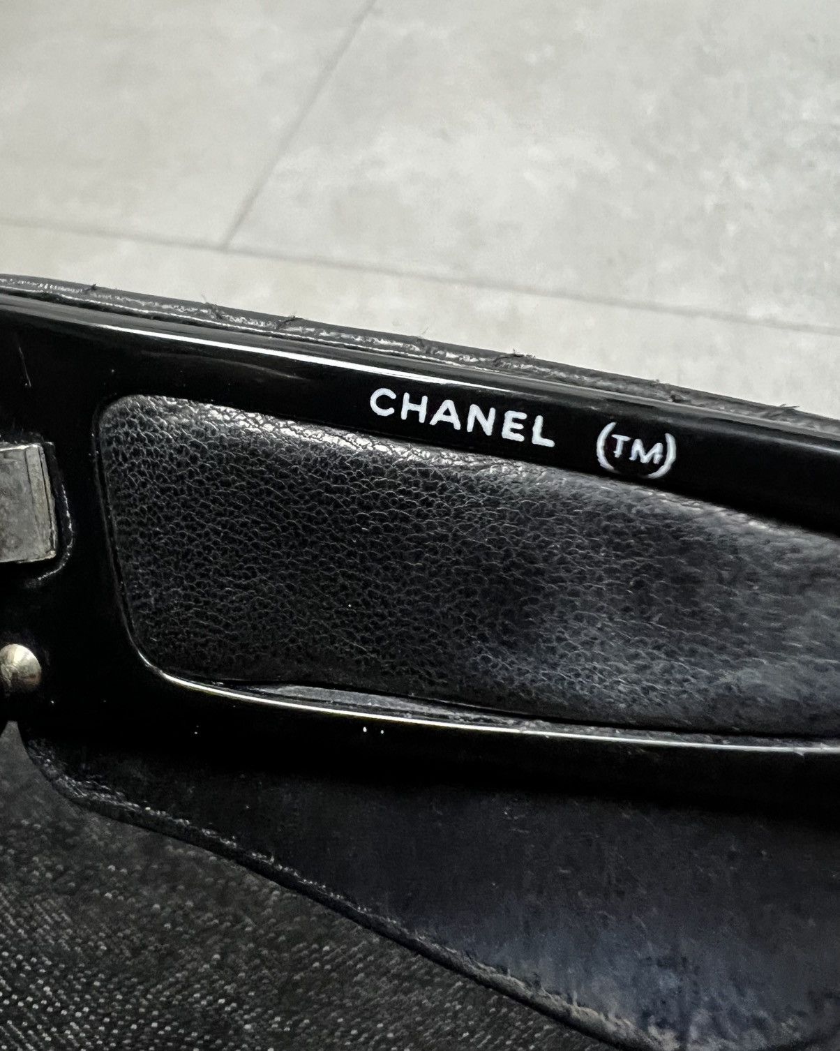 Chanel Chanel 1988 Vintage Aviator Pilot Quilted Leather Sunglasses Size ONE SIZE - 6 Thumbnail