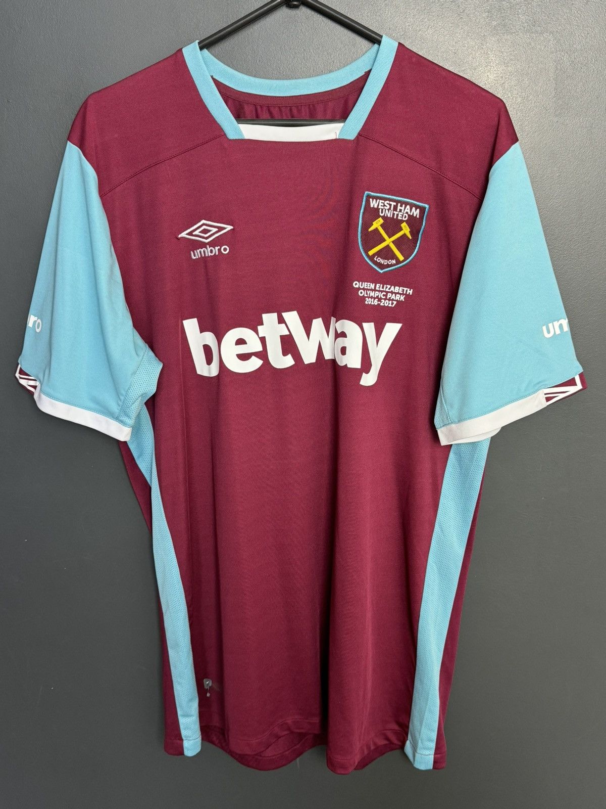 Umbro West Ham United 16/17 Home Football Jersey Size US XL / EU 56 / 4 - 1 Thumbnail