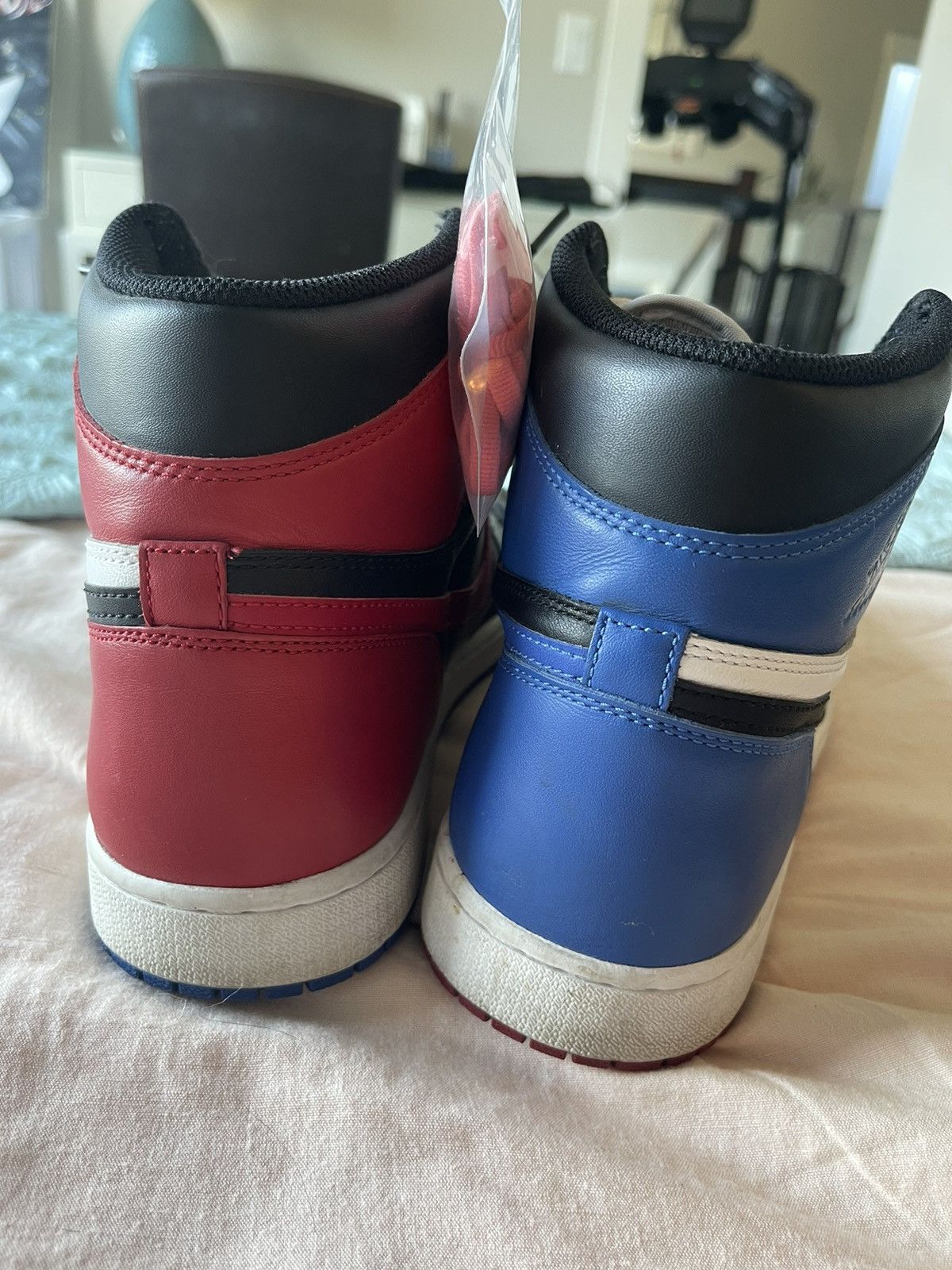 Nike Air jordan 1 Retro High OG ‘Top 3’ Size US 12 / EU 45 - 4 Thumbnail