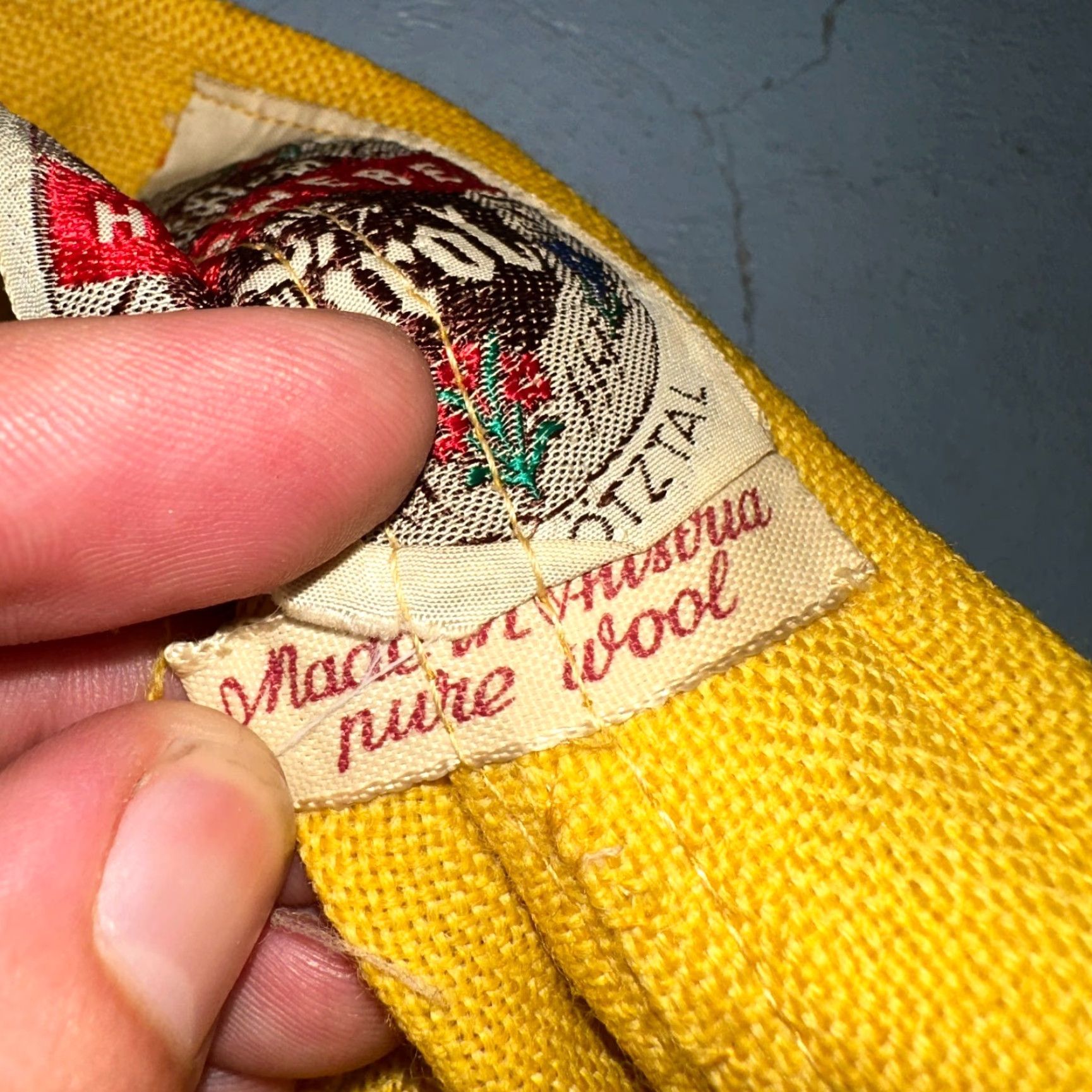 Vintage VINTAGE Weiss Skirt, Wool, Yellow, Midi - Handwoven Tyrol, Button, Lace Trim, Paisley, Knit, 50s, Austrian, Womens, S Size 28" / US 6 / IT 42 - 7 Thumbnail