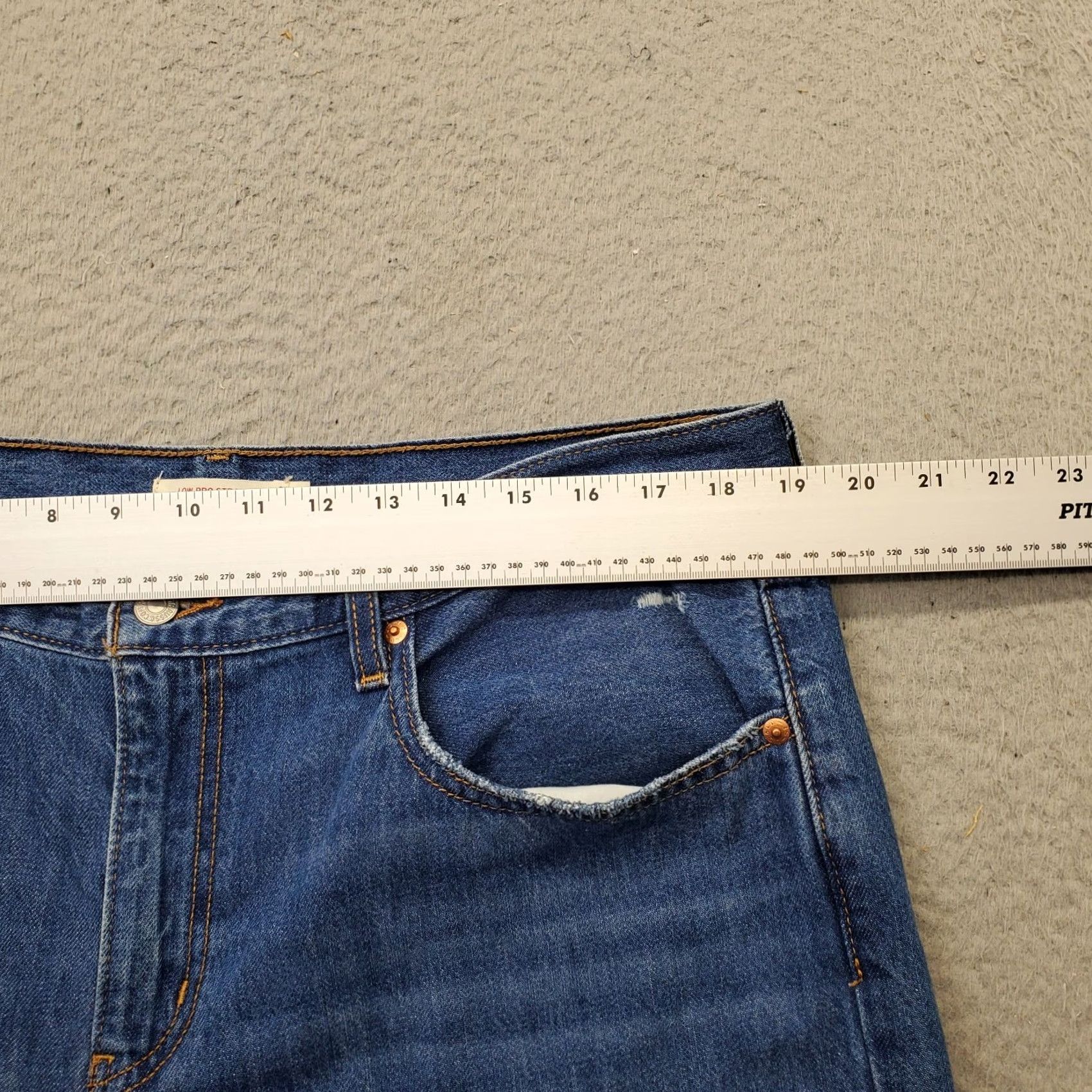 Levi's Levi's Jeans Womens 33 Blue Denim Distressed Whiskered Red Tab Low Pro Straight Shirt Womens Size 33 Blue Denim Distressed 5-Pocket Size 24" / US 00 / IT 34 - 6 Thumbnail