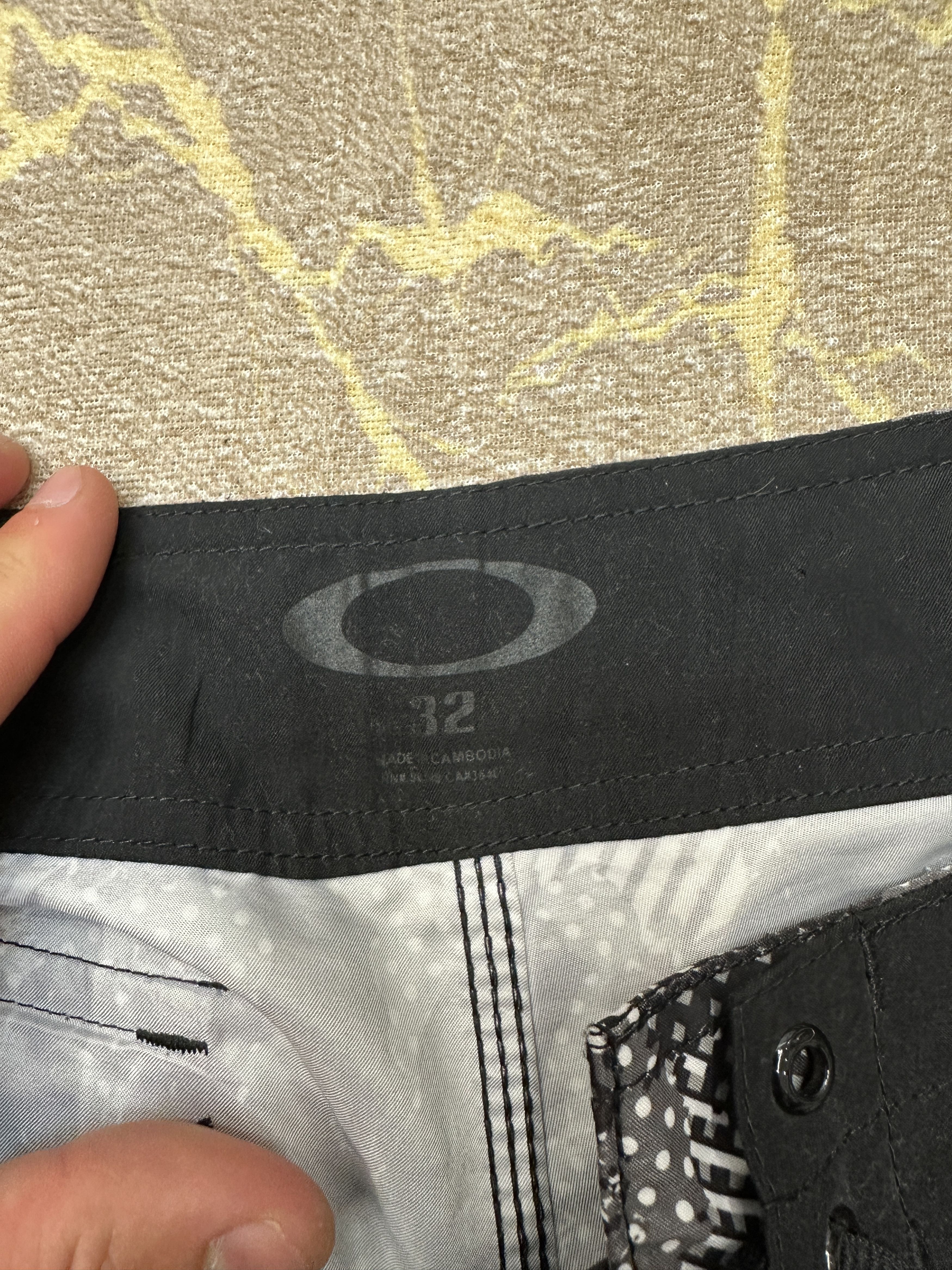 Oakley Oakley Shorts Limited Rainbow Flame Long Board Size 32 S Size US 32 / EU 48 - 3 Thumbnail