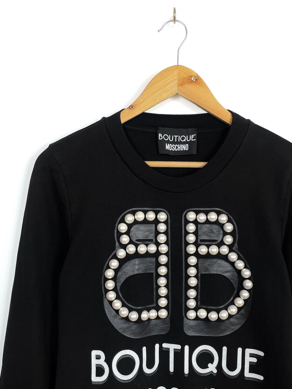 Boutique Moschino Moschino Kids Sweatshirt Big Logo with Pearl Embellishments Size XXS / US 00 / IT 34 - 2 Thumbnail