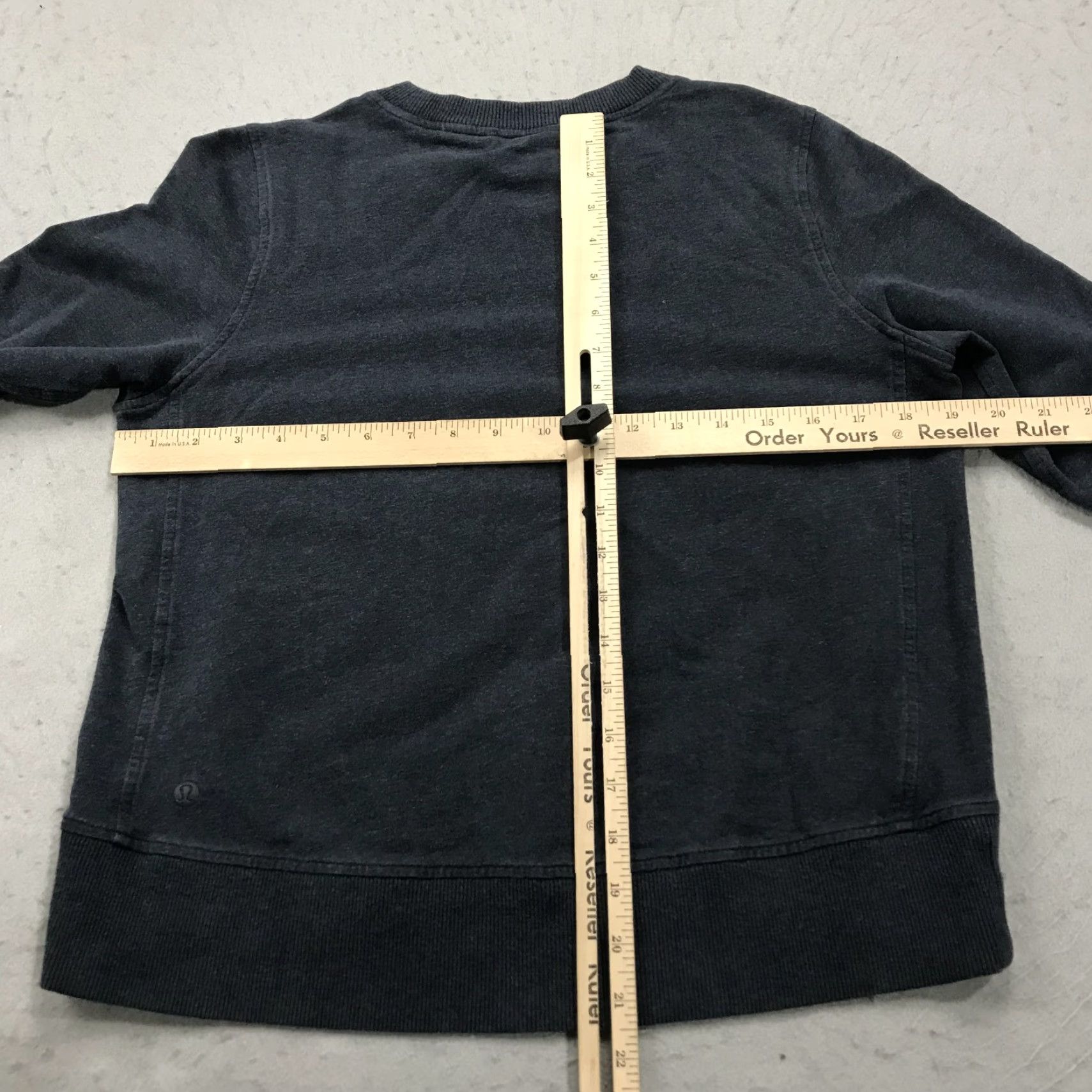 Lululemon Lululemon Sweatshirt Womens Small Blue Dark Crewneck Pullover Activewear Yoga Sweatshirt | Cotton Blend | Logo | Regular Fit | Size S | Women Size S / US 4 / IT 40 - 7 Thumbnail