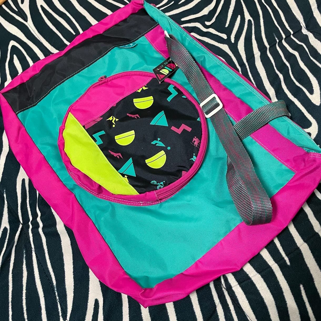 Adidas × Vintage Vintage Adidas Multicolour Patchwork Bag Bagpack Size ONE SIZE - 3 Thumbnail