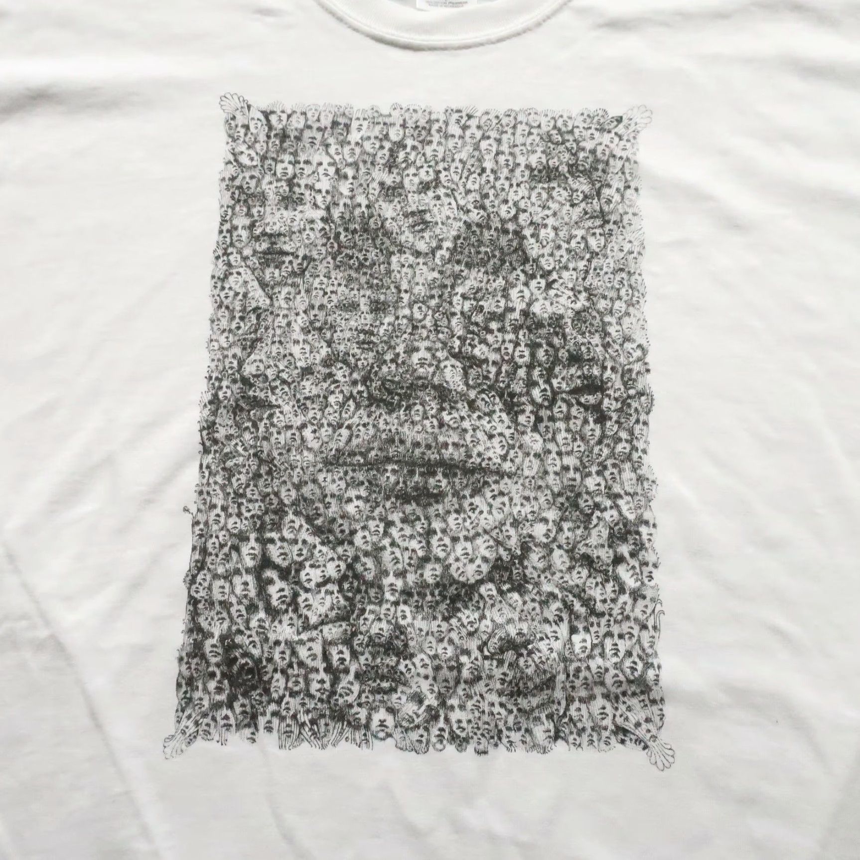 Gildan Vintage Gildan T-Shirt Large White Deadstock Many Faces Acid Tshirt Mens XS? Size US L / EU 52-54 / 3 - 2 Thumbnail