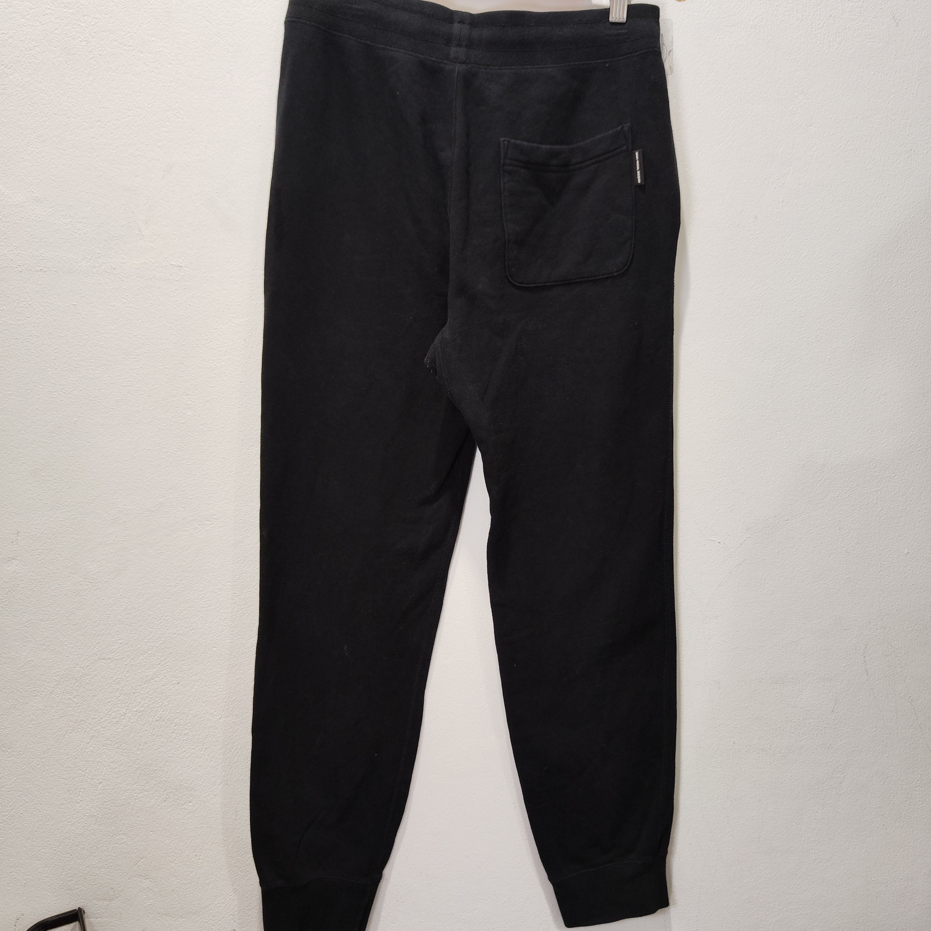 Jean-Michel Basquiat Jean Michel Basquiat Uniqlo Sweatpants Jogger w30 Logo Size US 30 / EU 46 - 3 Thumbnail