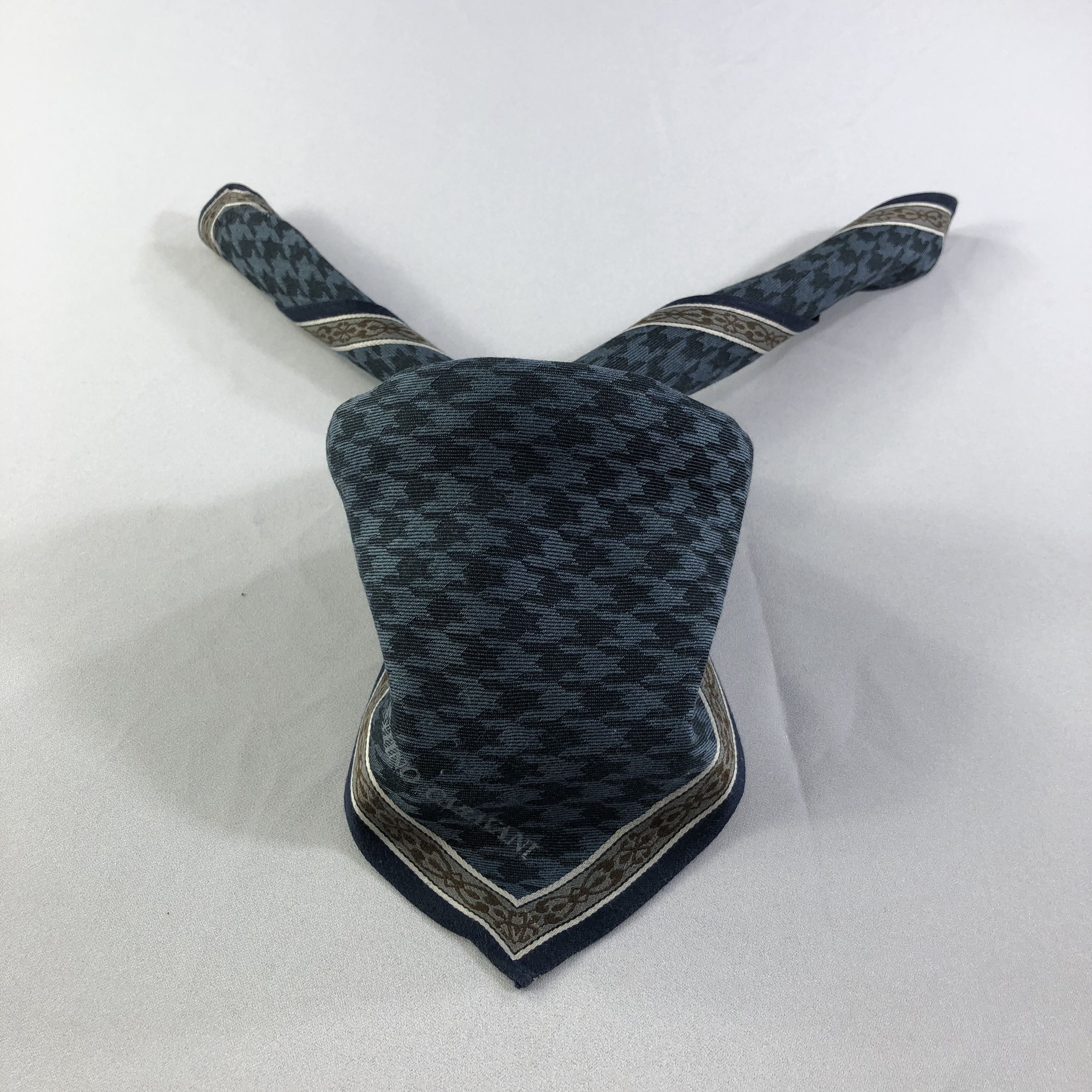 Vintage Valentino Garavani Handkerchief Neckerchief Bandana H1998 Size ONE SIZE - 2 Thumbnail
