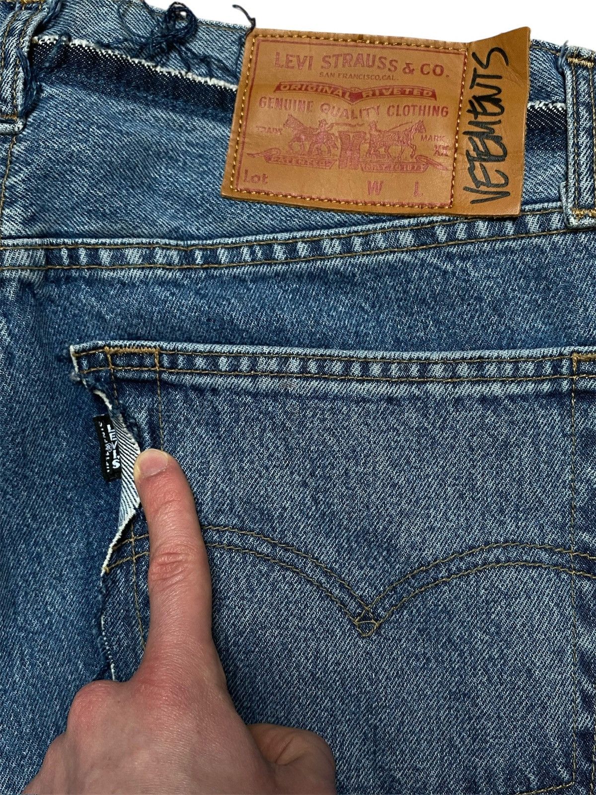 Vetements VETEMENTS X LEVI’S SS19 Size US 31 - 8 Thumbnail