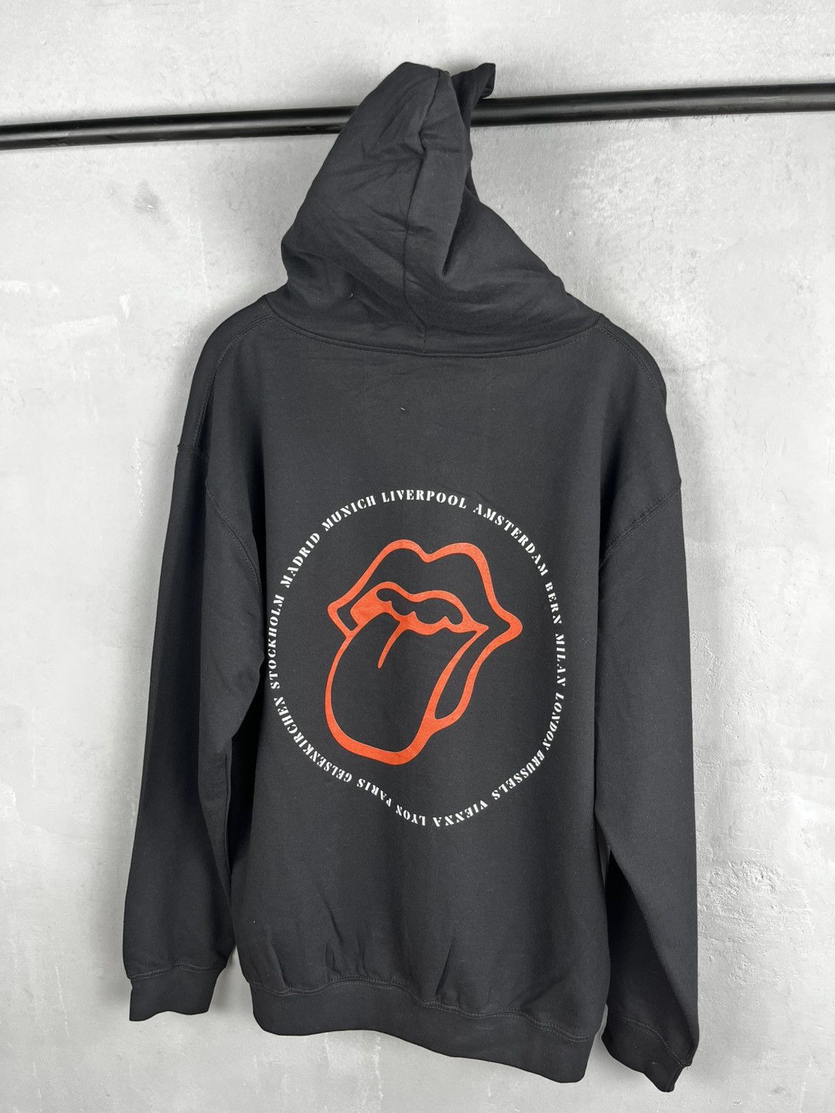 Band Tees × The Rolling Stones × Vintage The Rolling Stones Black Hoodie Zip Up Swag Band Rock Music Size US L / EU 52-54 / 3 - 1 Thumbnail