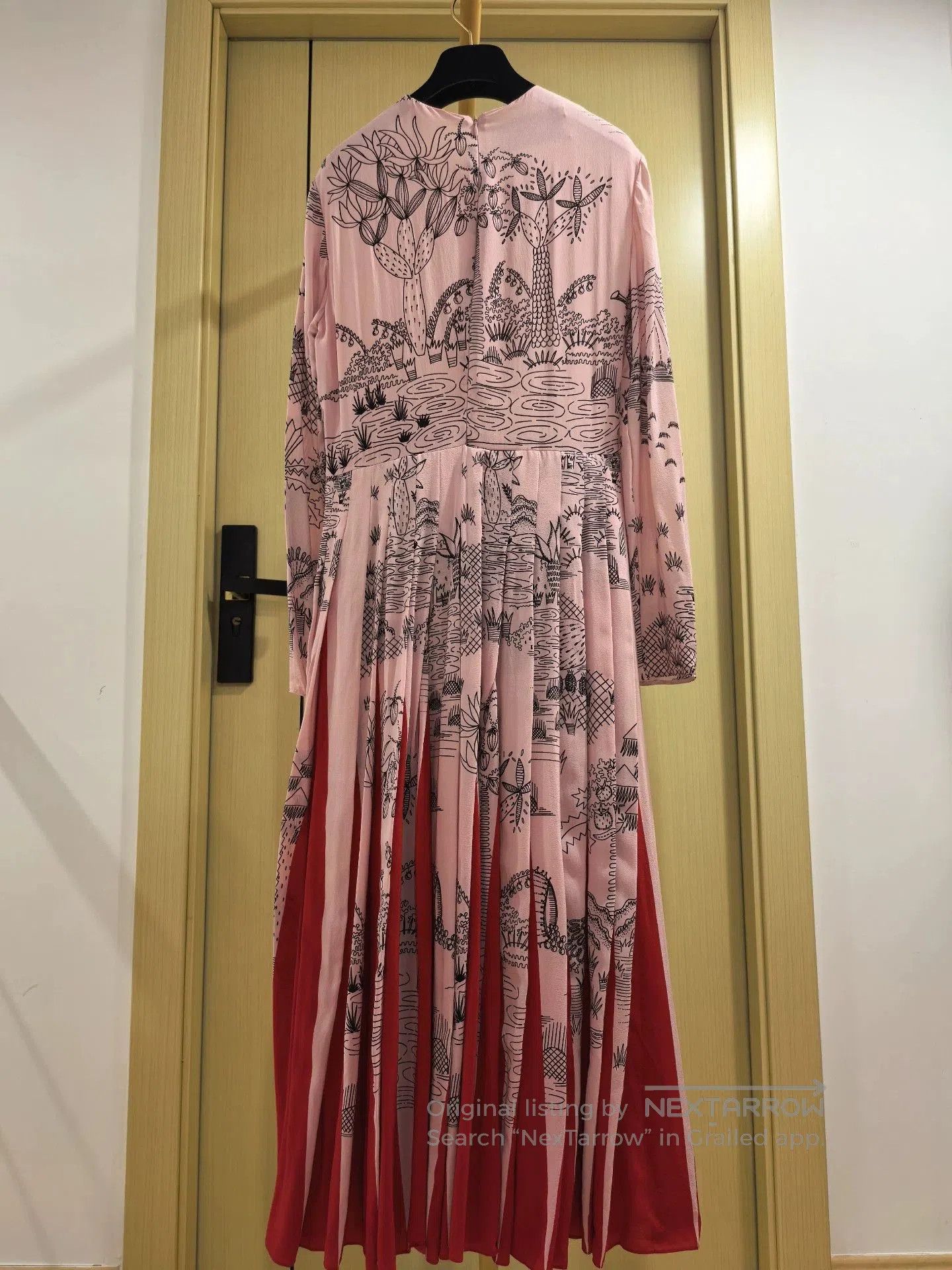 Valentino Valentino Pink Silk Printed Dress. Size US XS / EU 42 / 0 - 2 Thumbnail