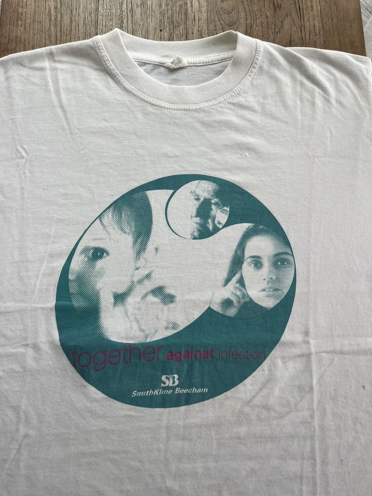 Vintage Vintage Snith Kline Beecham company promo 90’s T-shirt Size US L / EU 52-54 / 3 - 3 Thumbnail