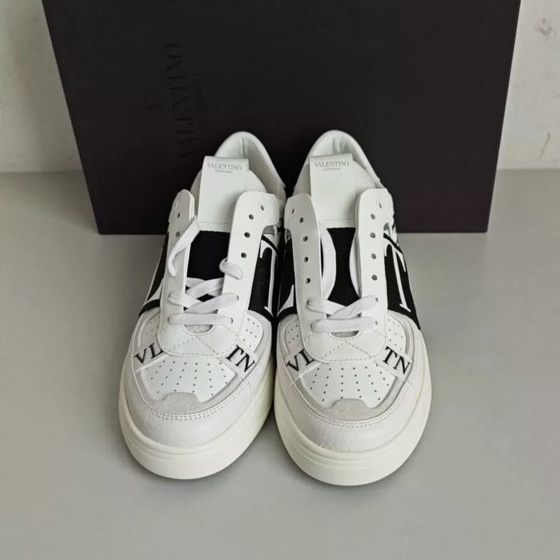 Valentino Valentino white black laced casual shoes Size US 7 / EU 40 - 2 Thumbnail
