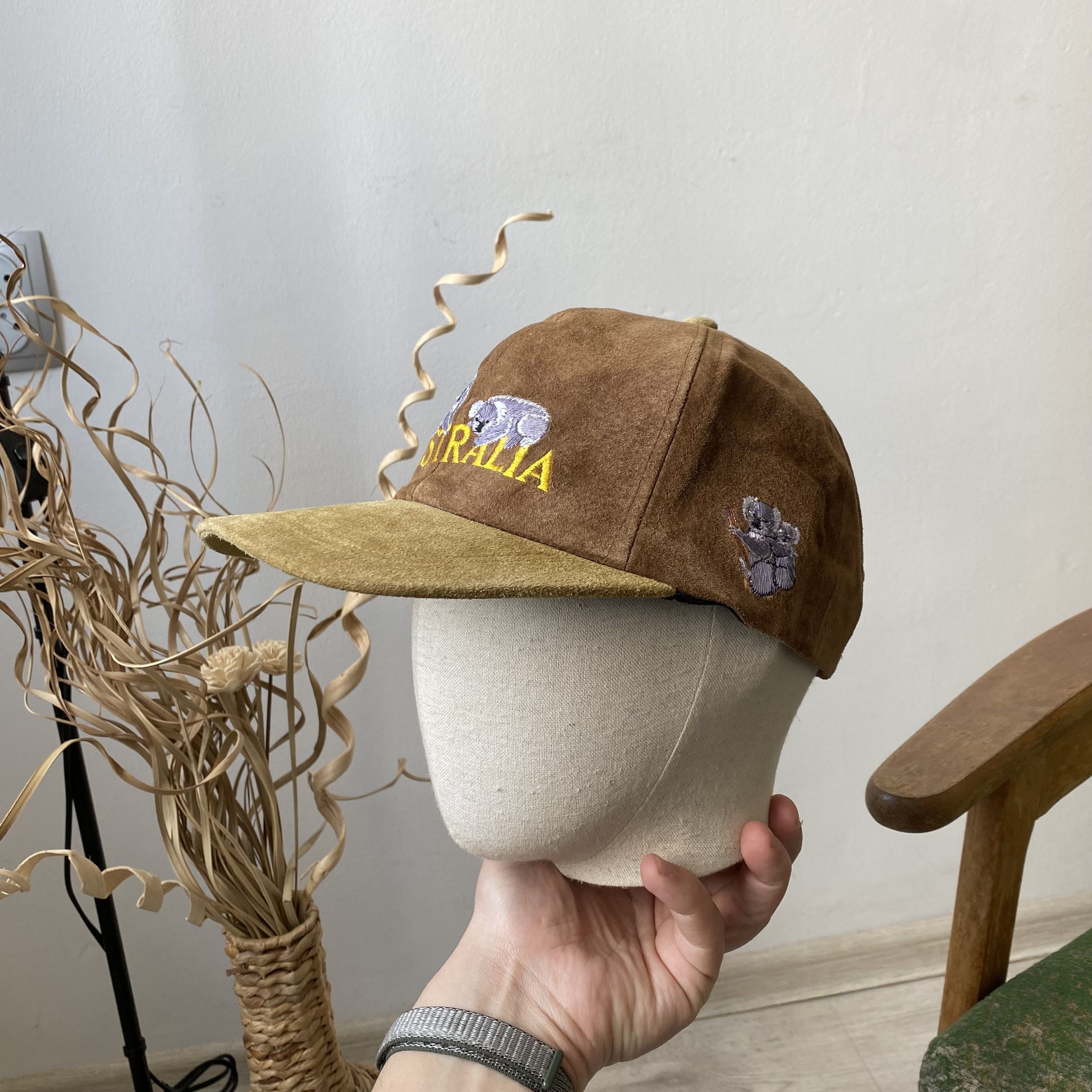 Cowboy Equipment 🐨 Vintage Real leather Australia logo Cap Suede Dad hat Size ONE SIZE - 1 Thumbnail