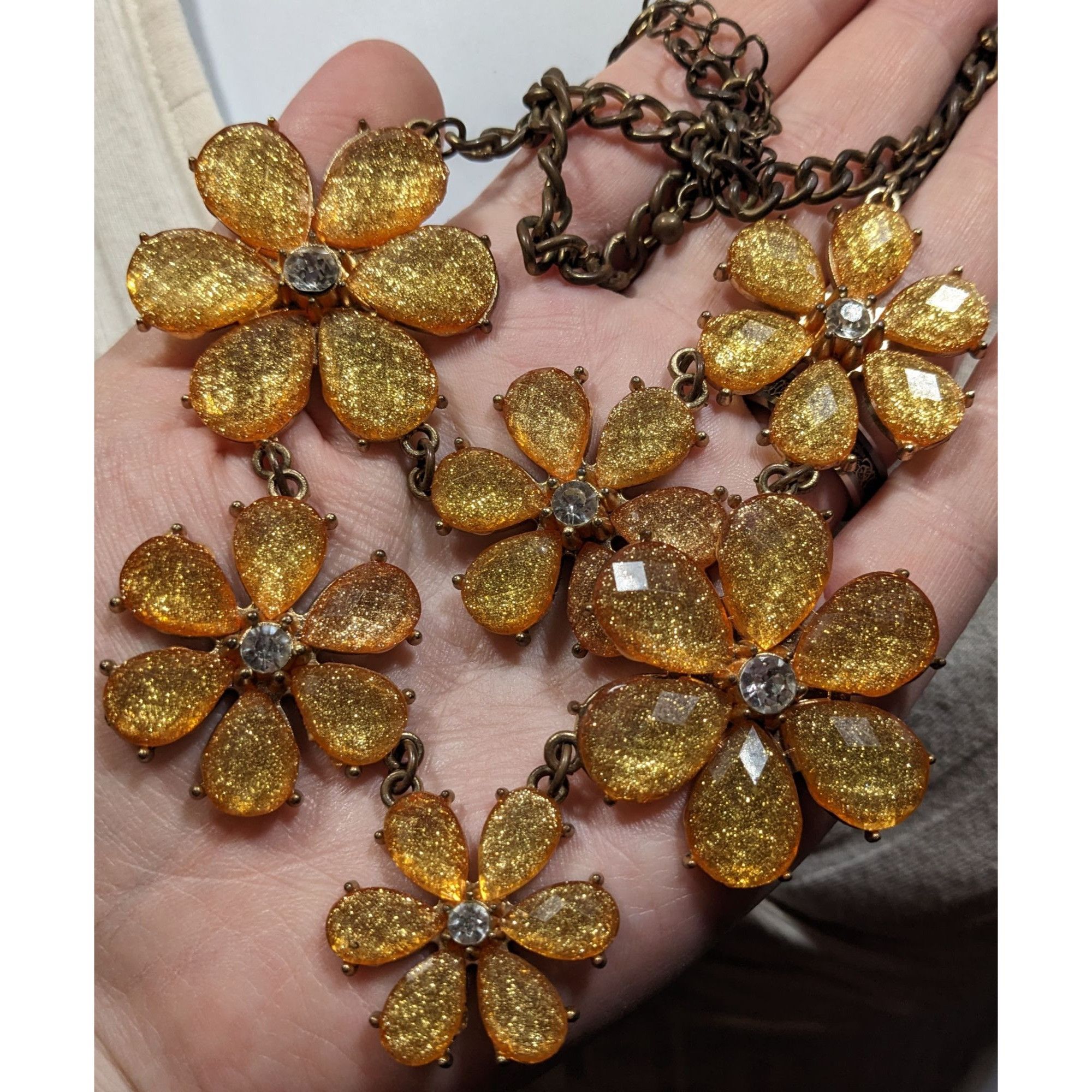 Other Fairycore Glam Yellow Glitter Flower Statement Necklace Size ONE SIZE - 3 Thumbnail