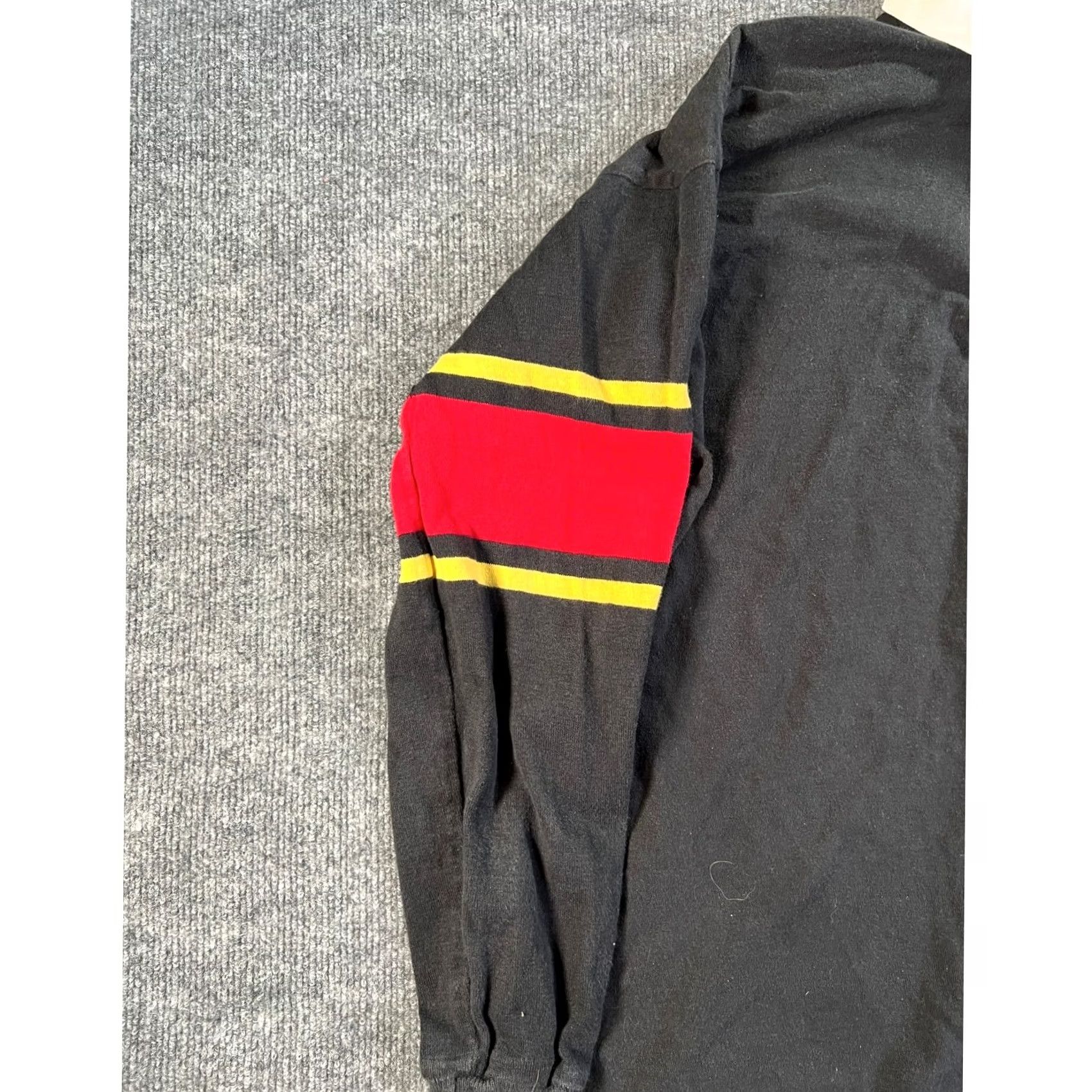 Vintage VINTAGE Rogue Rugby Shirt Mens L Black Red Yellow Striped Sleeve White Collar USA Size US L / EU 52-54 / 3 - 4 Thumbnail