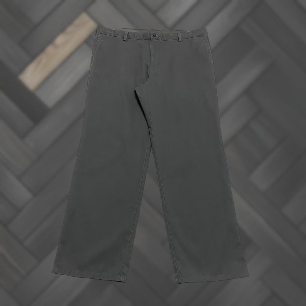 Dockers Dockers Mens 40x30 Straight Fit Flat Front Chino Pants Charcoal Gray Size US 40 / EU 56 - 1 Thumbnail
