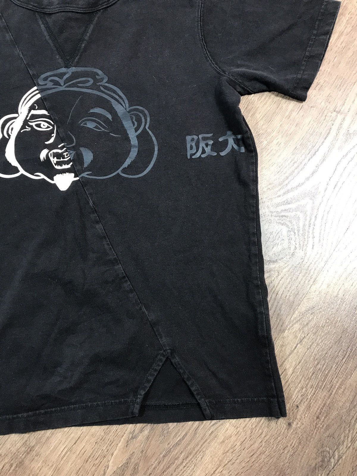 Evisu × Vintage Vintage Evisu T Shirt Black Graphic Print Size M / US 6-8 / IT 42-44 - 2 Thumbnail