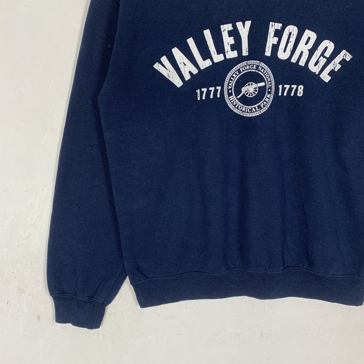 Vintage vintage MV Sports Valley Forge Military Academy Sweatshirt Size US M / EU 48-50 / 2 - 5 Thumbnail