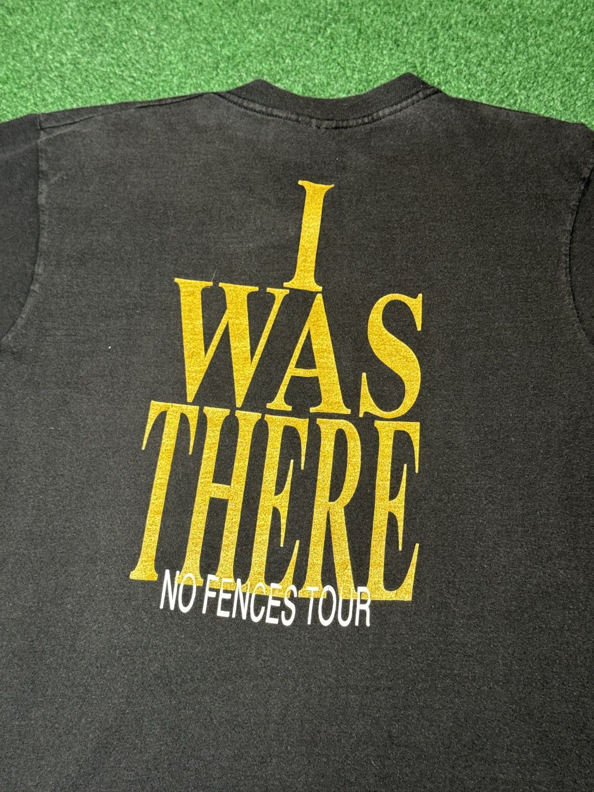Band Tees Garth Brooks No Fences Concert Tour Band T Shirt 90s 19x31 Size US M / EU 48-50 / 2 - 4 Thumbnail