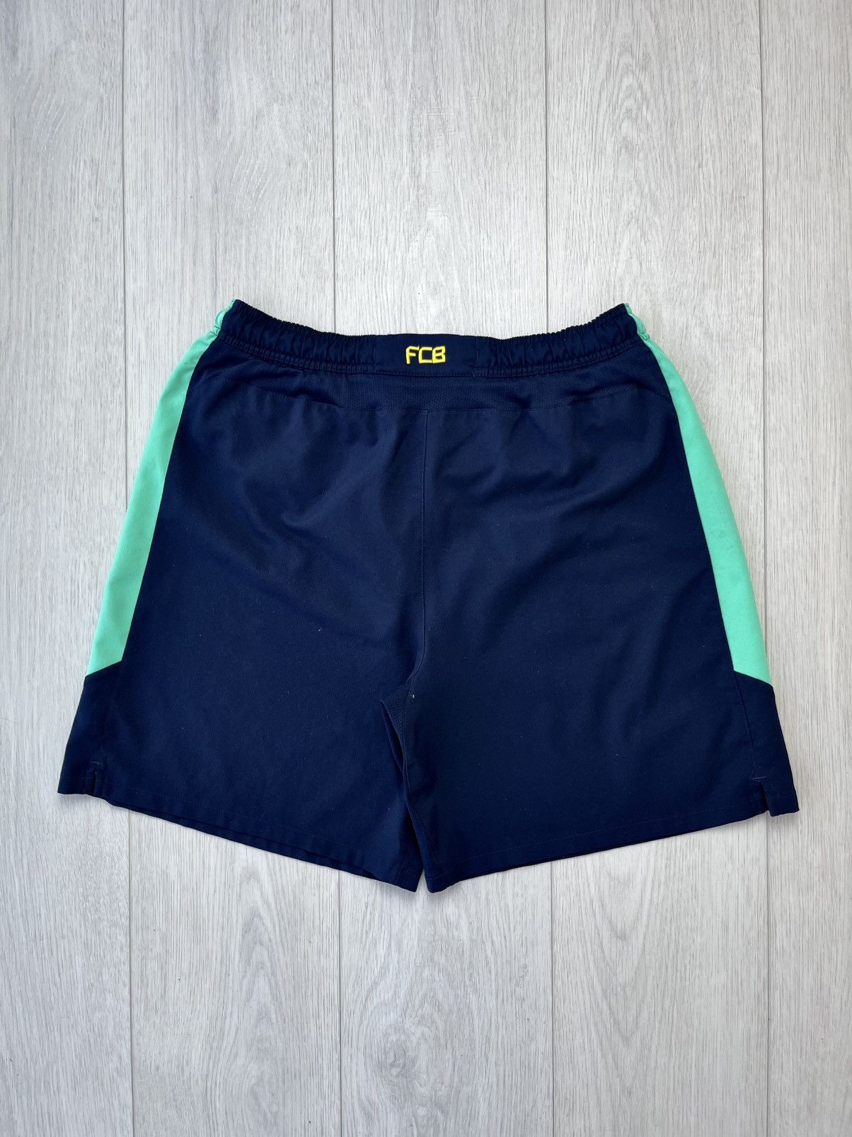 Nike Nike Barcelona Soccer Shorts Football Blokecore Y2K Messi Size US 30 / EU 46 - 4 Thumbnail