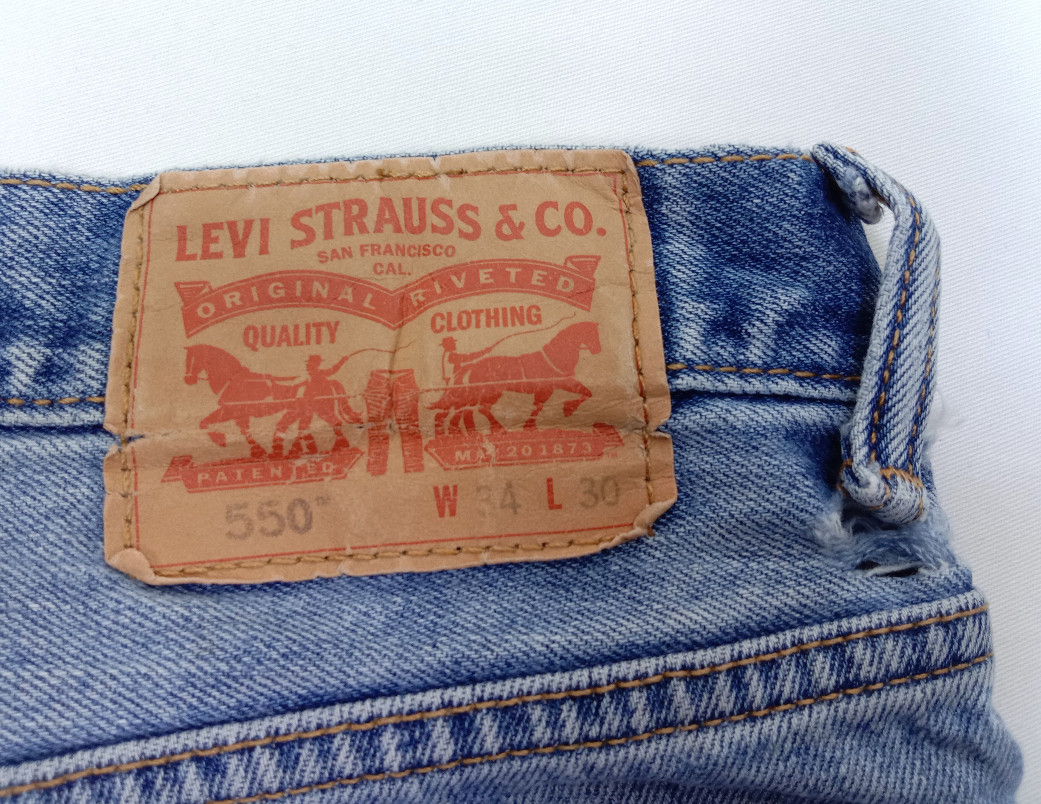 Levi's Vintage Levi's 550 Jeans Light Wash Distressed Denim Size US 32 / EU 48 - 15 Thumbnail