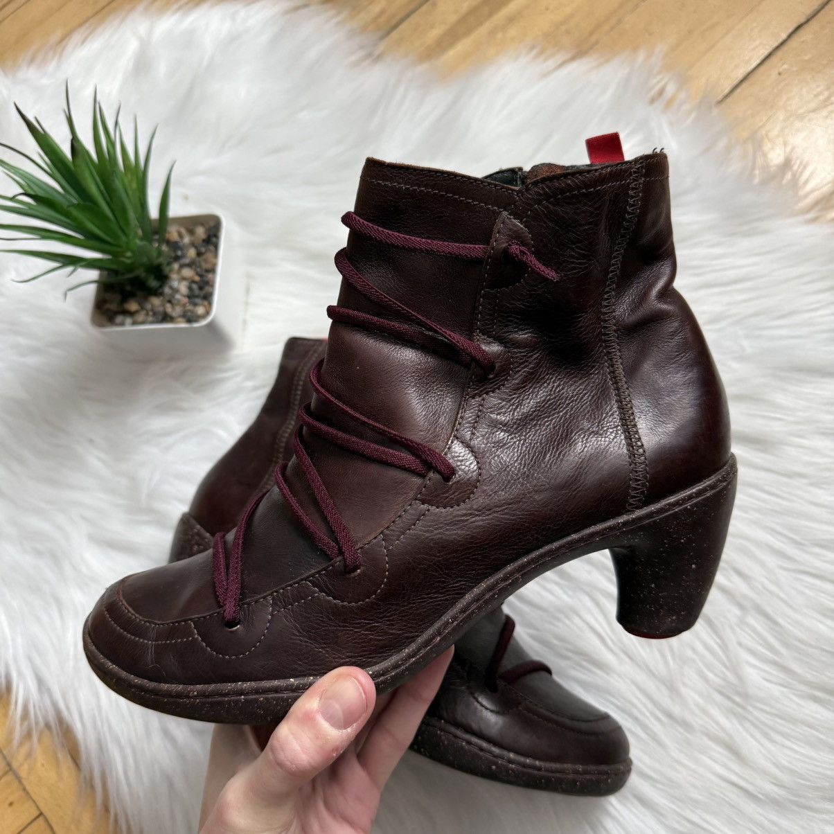 📌 Vintage Camper Leather Rubber Sole Heel Boots