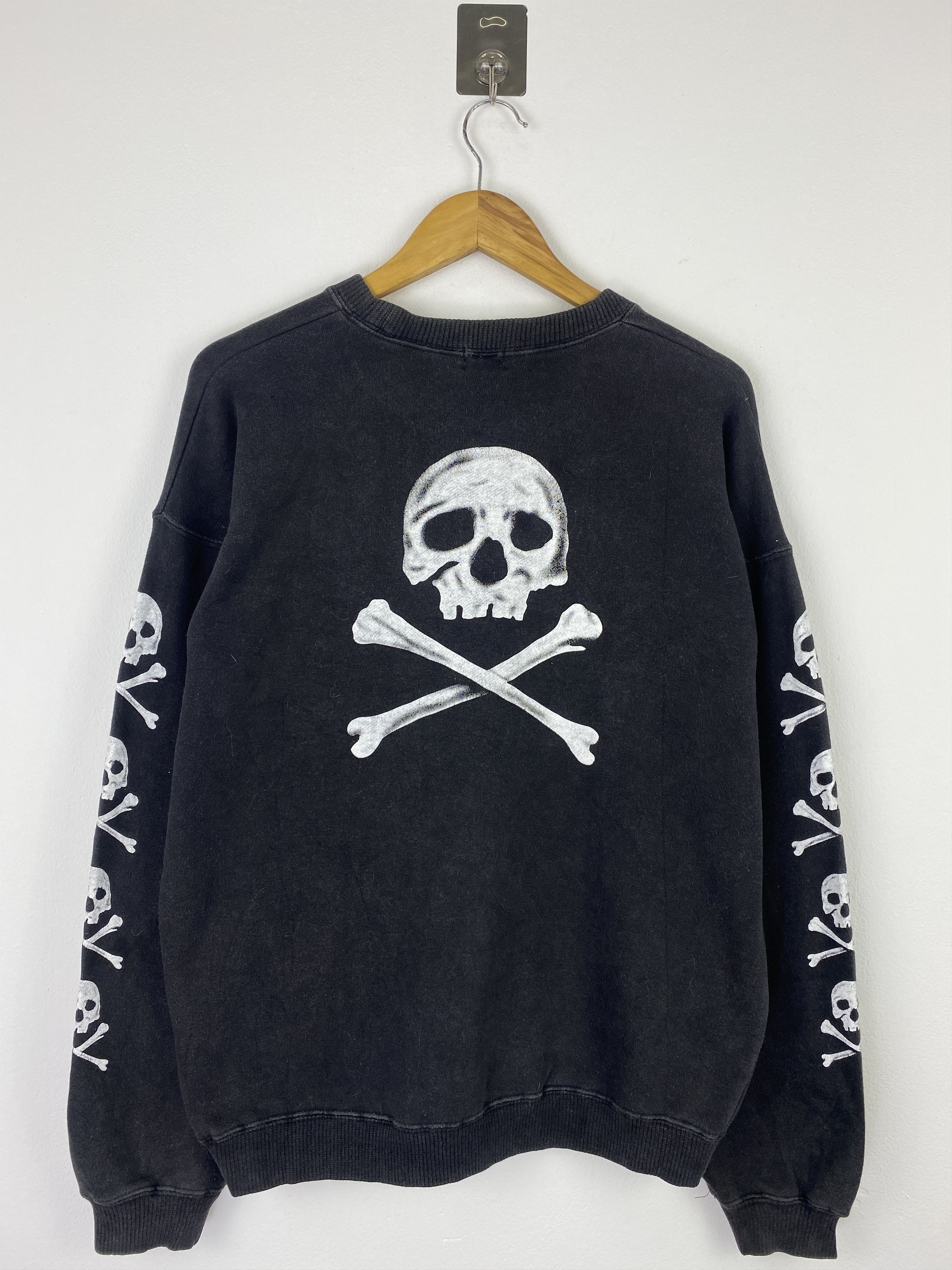 Japanese Brand Vintage Jones Hits Skull Crossbones Crewneck BP0065 Size US L / EU 52-54 / 3 - 3 Thumbnail