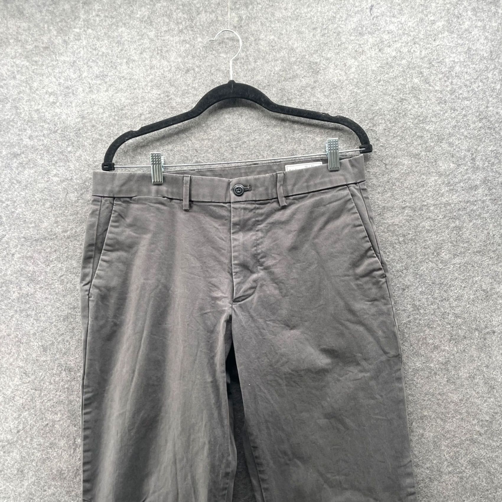 Gap VINTAGE? No — Gap Relaxed Khaki Chino Pants Mens 32x30 Gray Stretch Size US 32 / EU 48 - 3 Thumbnail