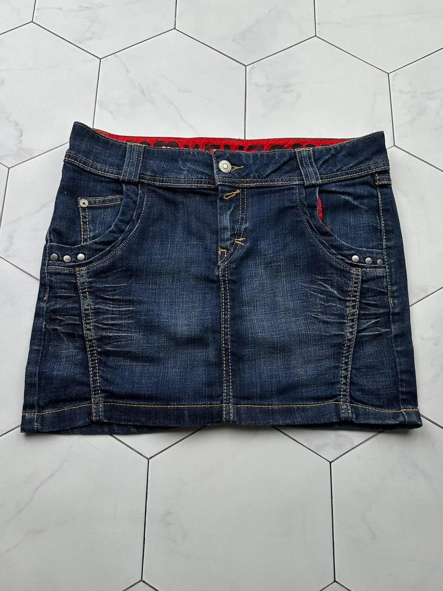 Kenzo Kenzo Vintage Mini Skirt (B251) Size 26" / US 2 / IT 38 - 1 Thumbnail