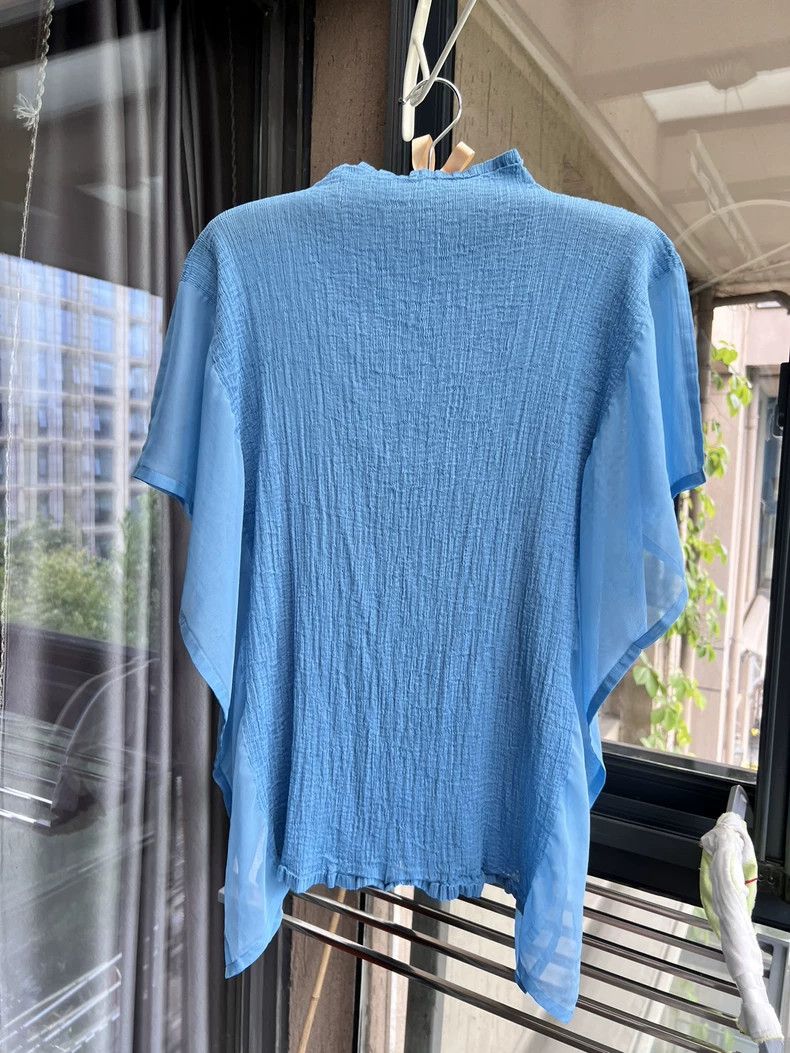 Issey Miyake Issey Miyake size:one size Blue crepe short-sleeved shirt Size S / US 4 / IT 40 - 2 Thumbnail