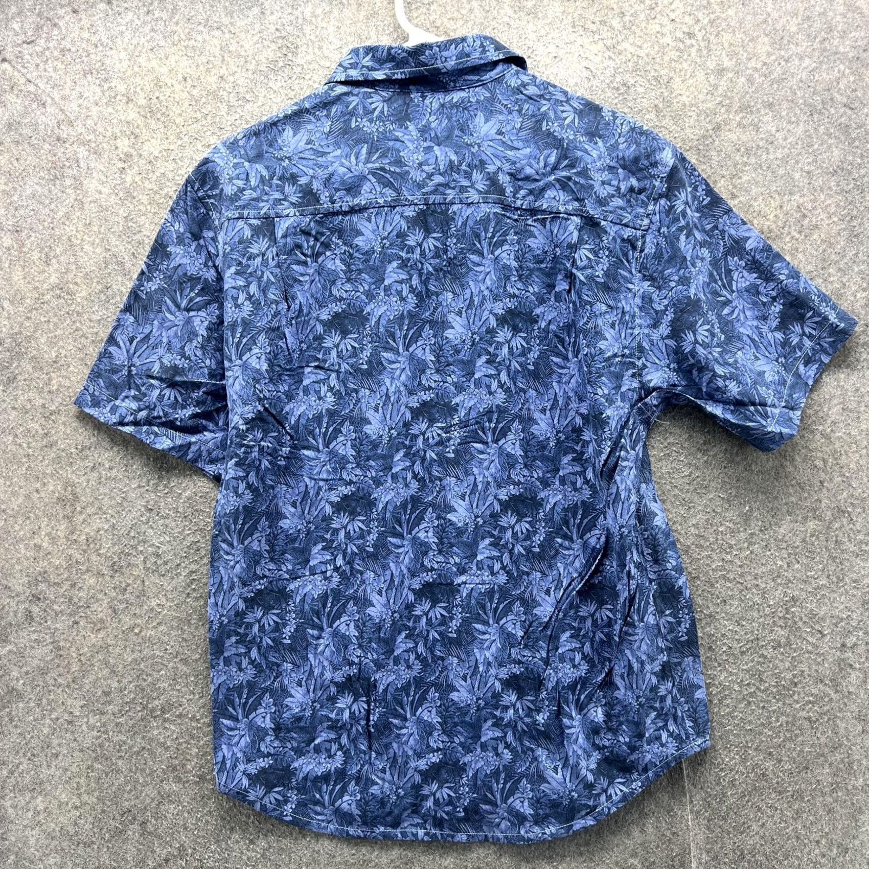 Tommy Bahama Tommy Bahama Shirt Mens Small Blue Floral Hawaiian Short Sleeve Button Front Size US S / EU 44-46 / 1 - 7 Thumbnail