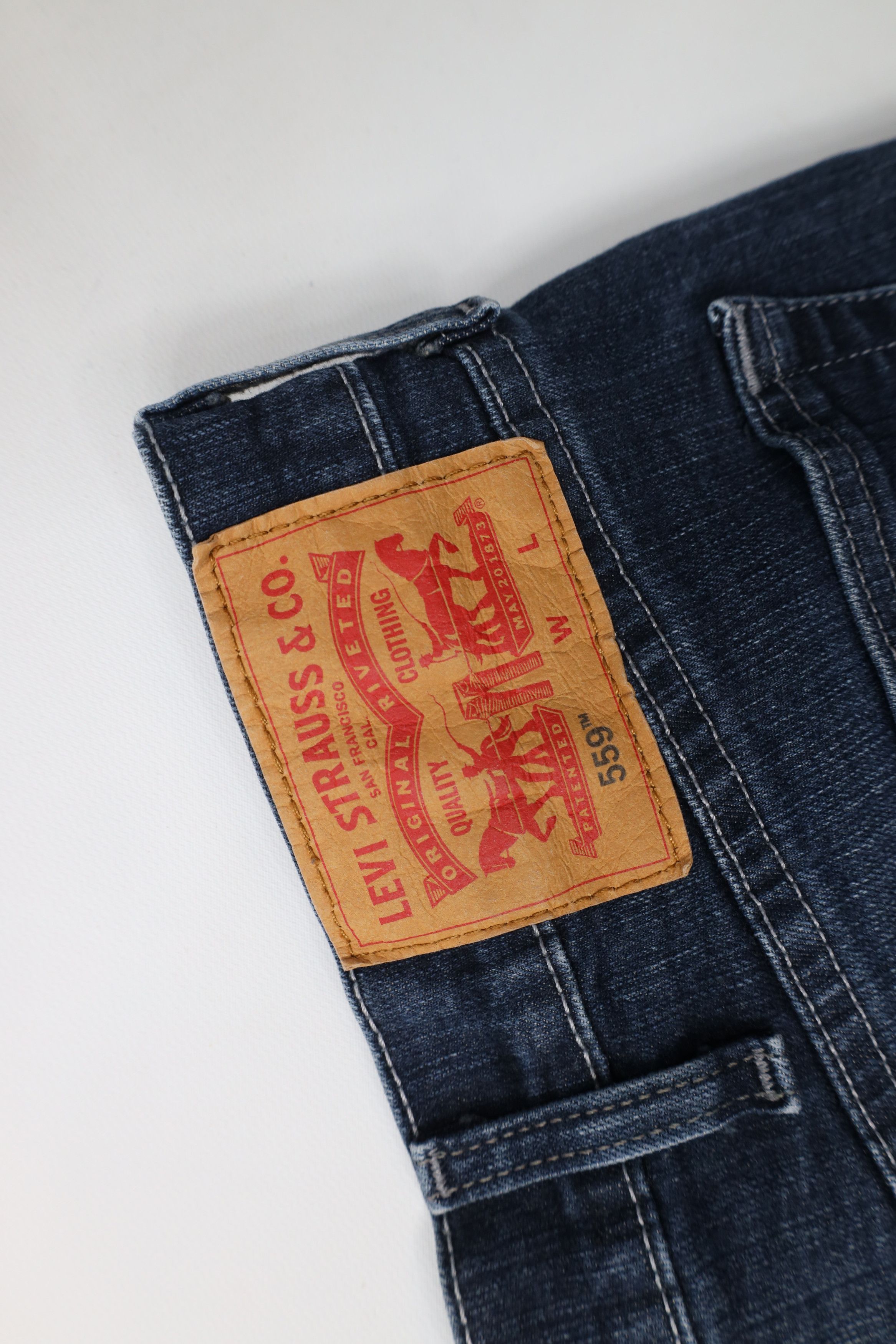 Levi's Vintage Y2K Levis 559 Relaxed Straight Wide Leg Denim Jeans Size US 44 / EU 60 - 15 Thumbnail