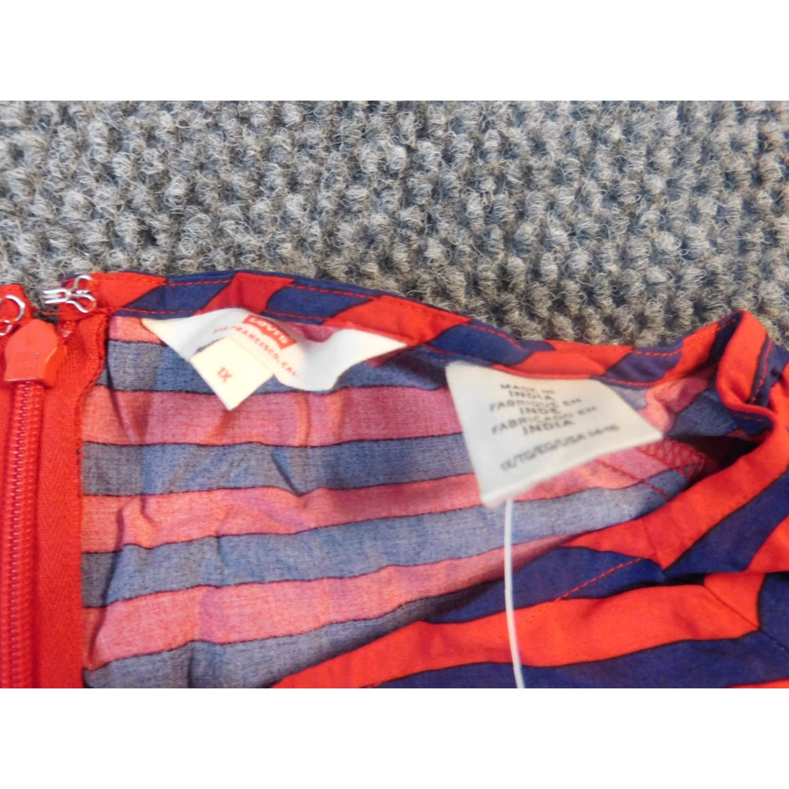 Levi's Levi's Blouse Shirt Womens 1X Red Striped Viscose Rayon Crew Neck Pullover Casual Regular Button Army Style N/A Size XL / US 12-14 / IT 48-50 - 5 Thumbnail