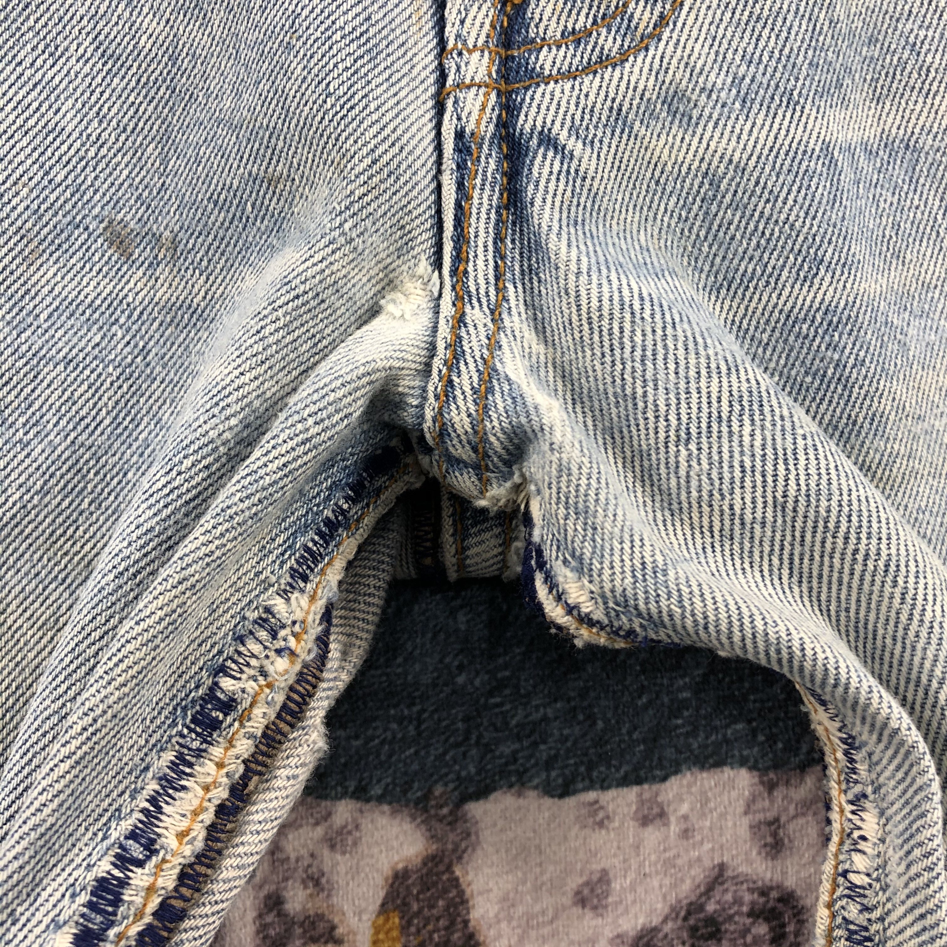 Levi's 90s Vintage Light Wash Levis 501 Jeans-JM2188 Size US 31 - 14 Thumbnail