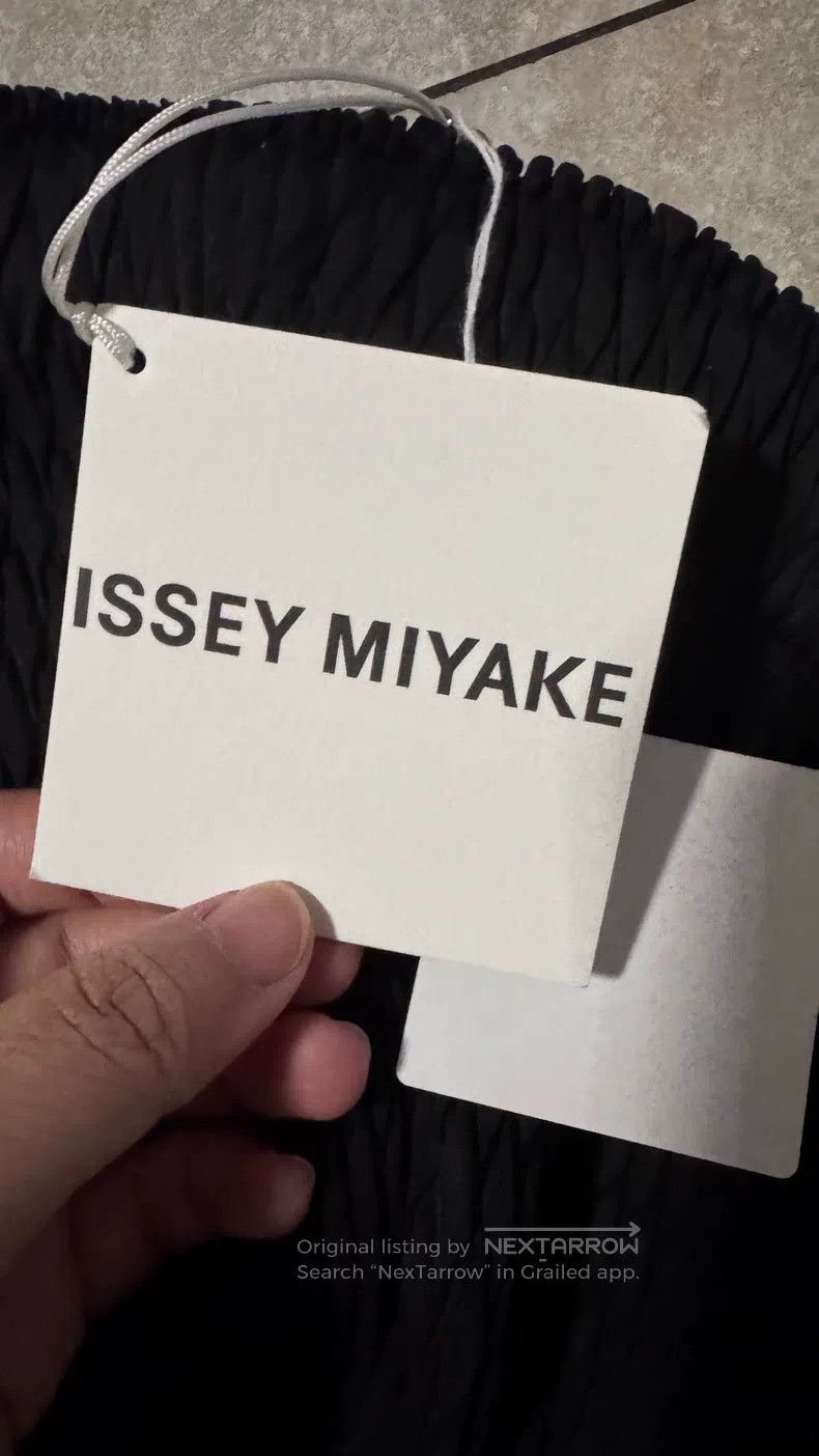 Issey Miyake Issey Miyake Black Fish Scale Midi Skirt Size 25" / US 0 / IT 36 - 5 Thumbnail